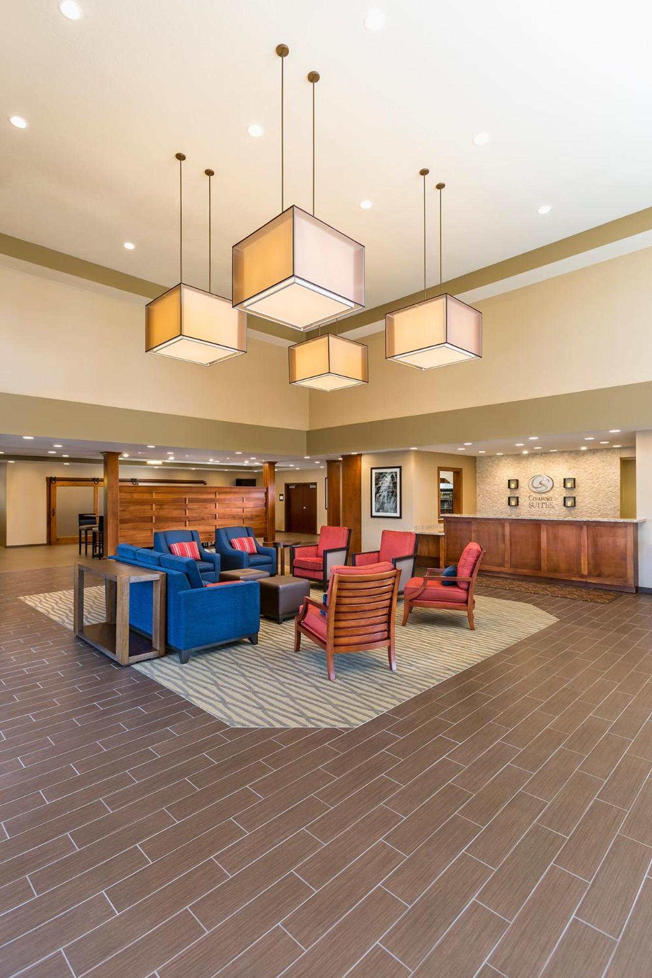 Comfort Suites Hartville-North Canton photo 25