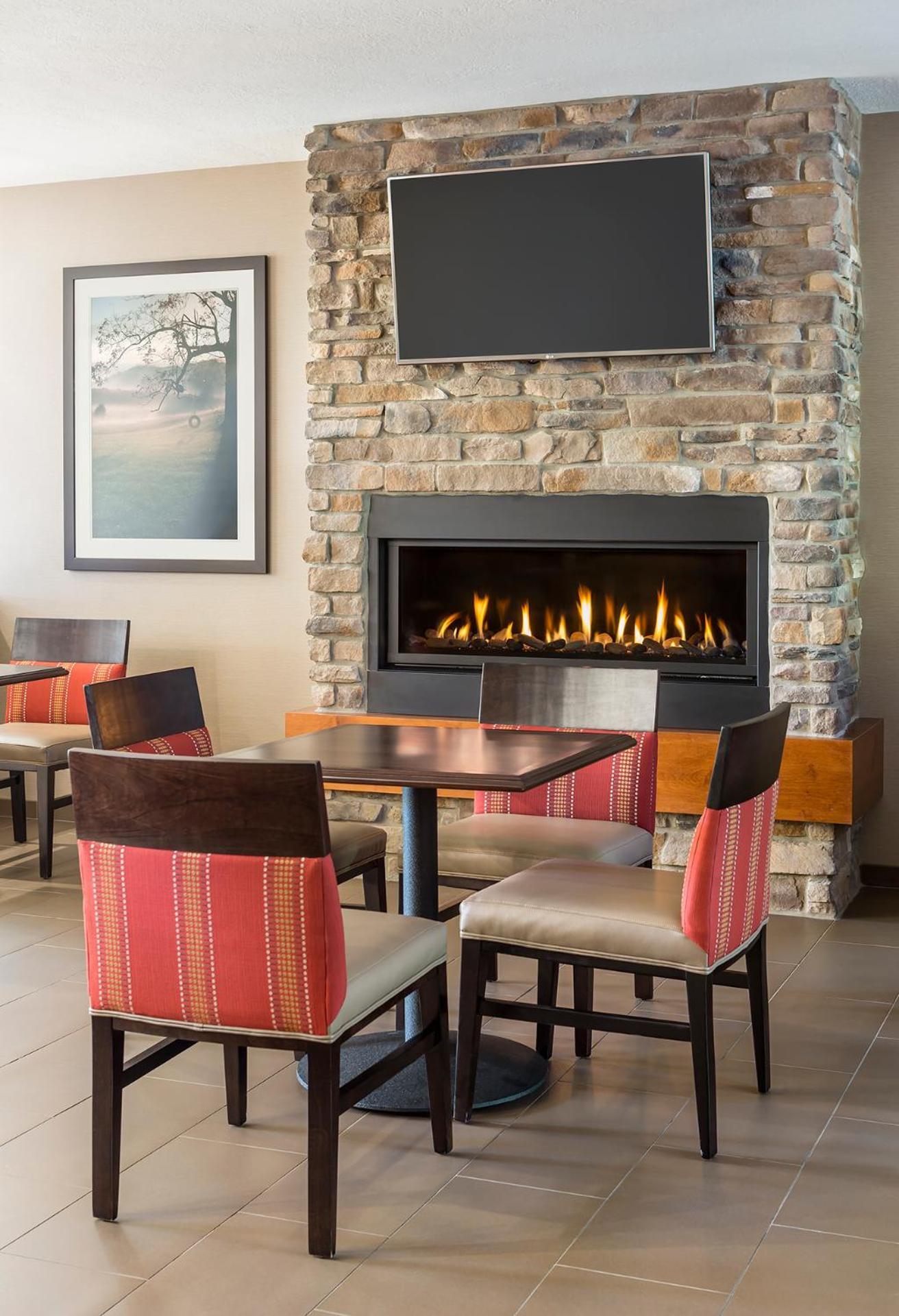 Comfort Suites Hartville-North Canton photo 20