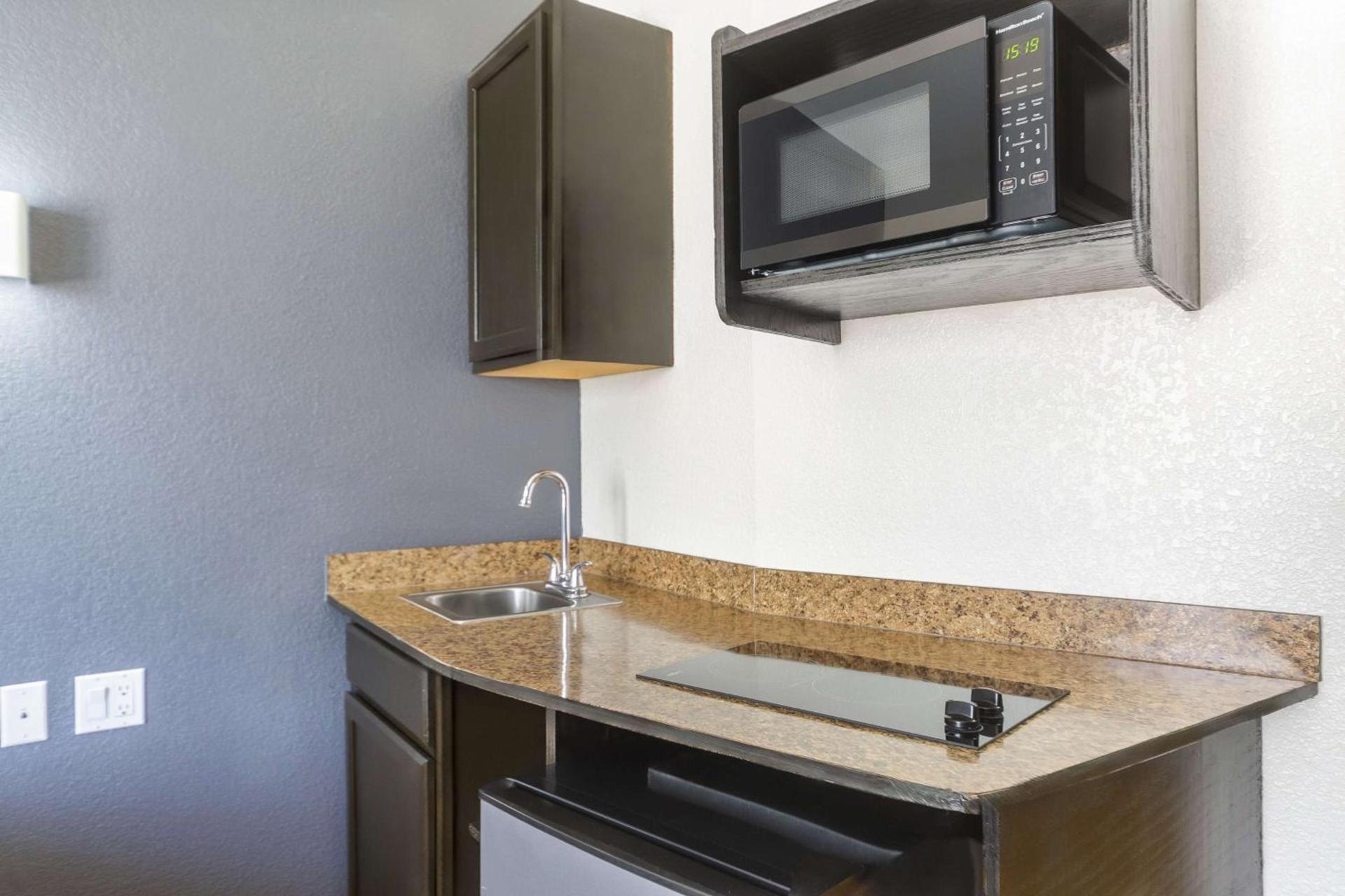 Motel 6-Laredo, TX - Airport photo 3