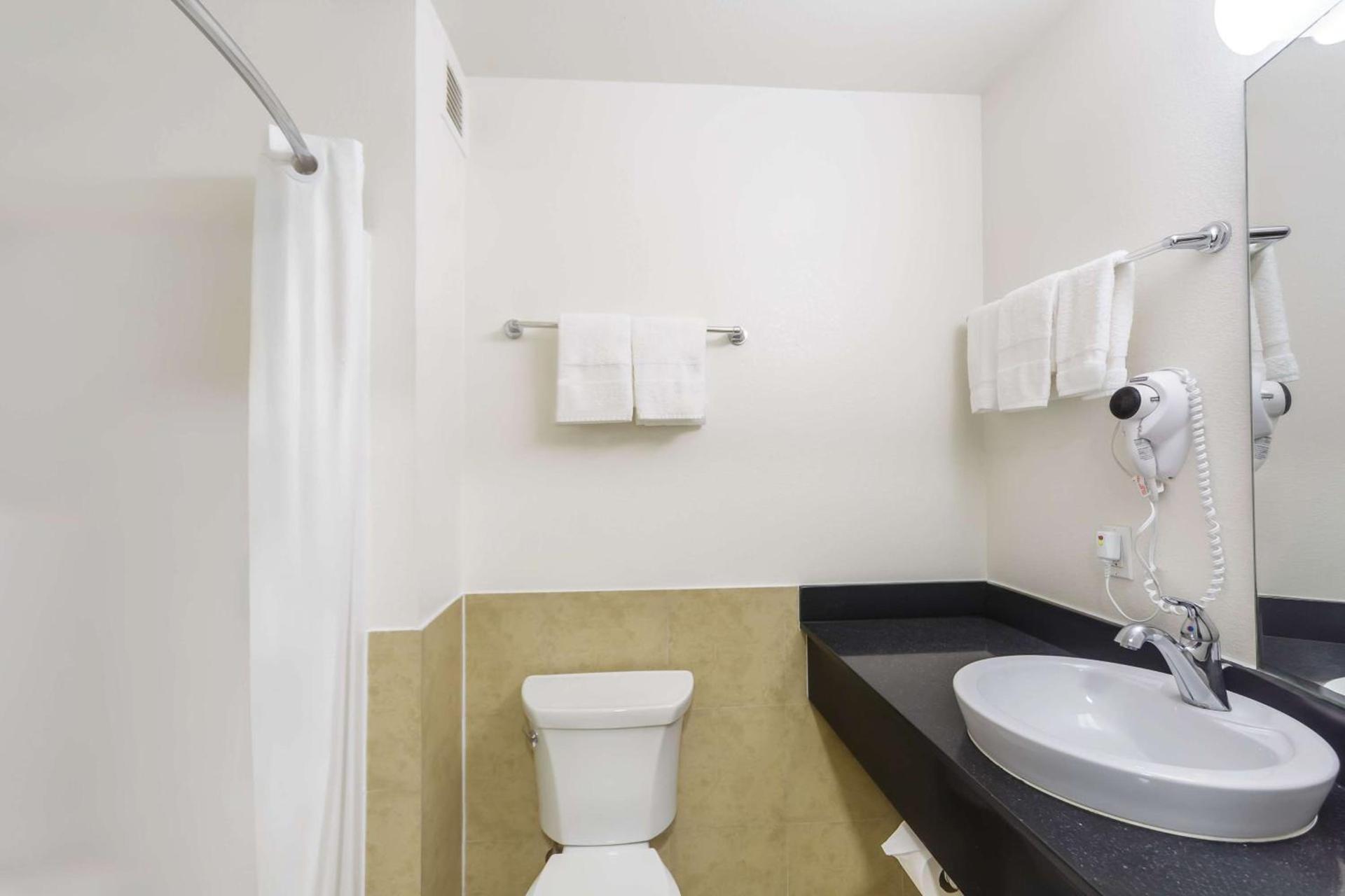 Motel 6-Laredo, TX - Airport photo 12
