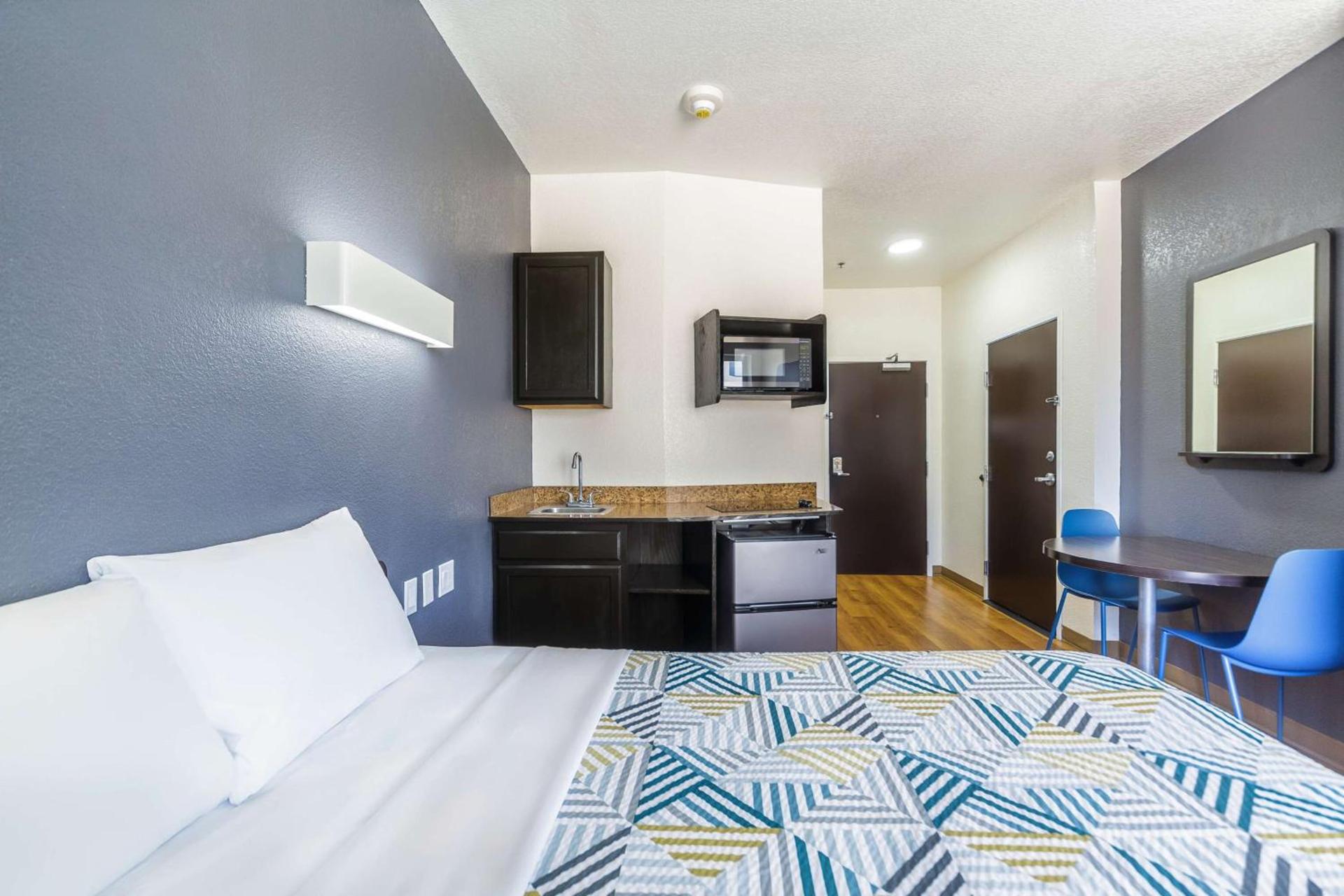 Motel 6-Laredo, TX - Airport photo 11