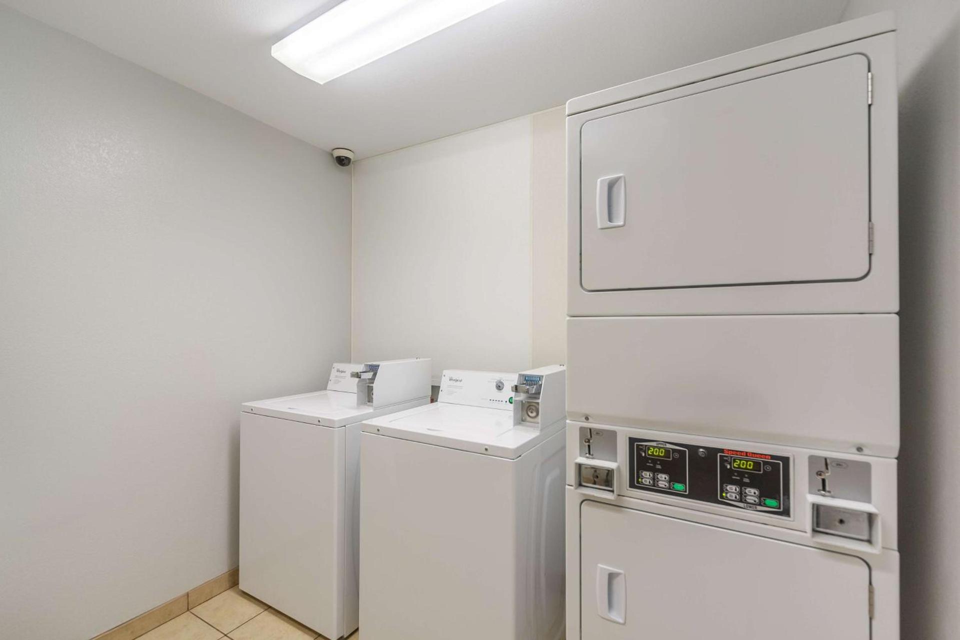 Motel 6-Laredo, TX - Airport photo 24