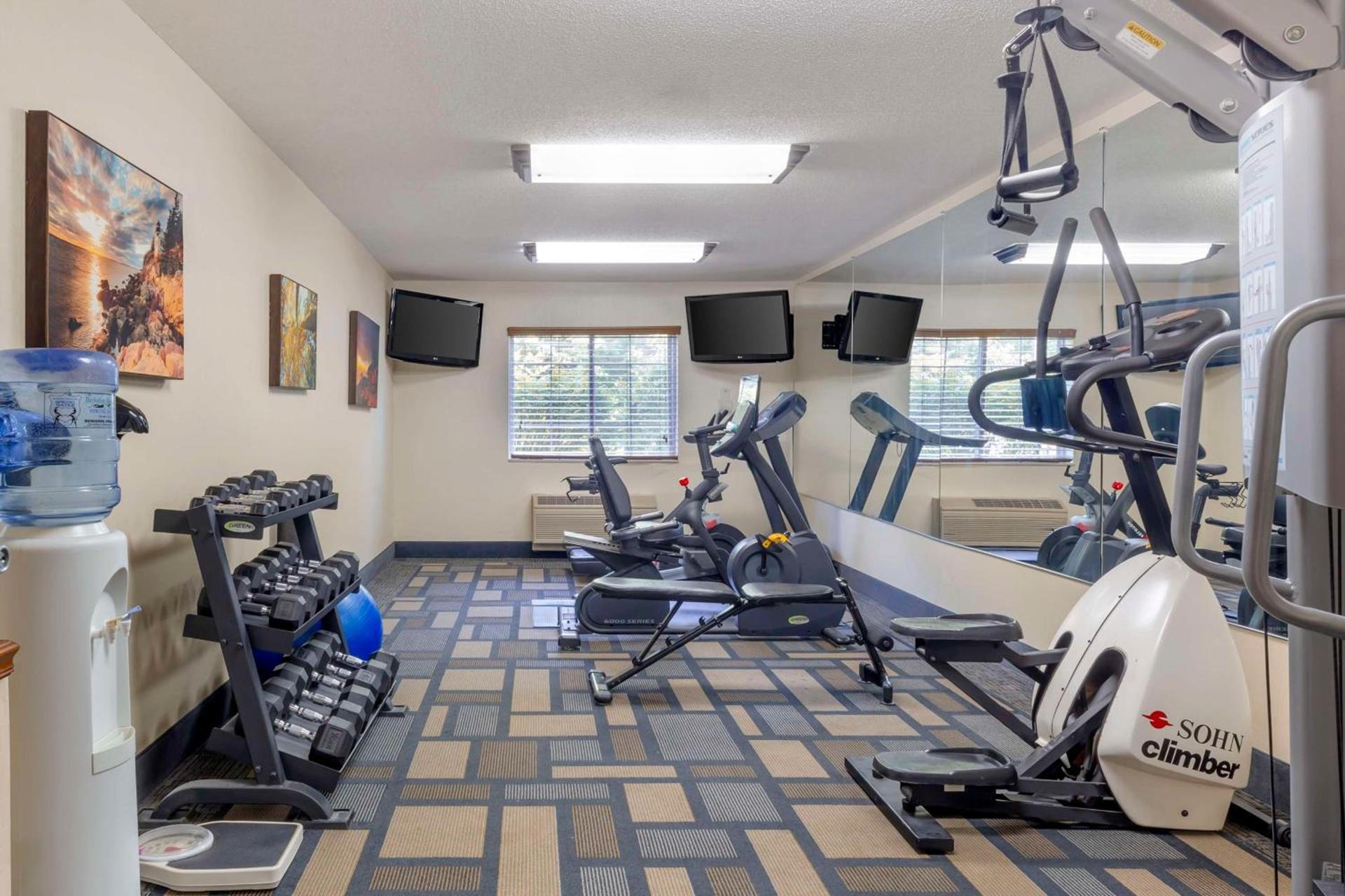 Best Western Plus Berkshire Hills Inn & Suites photo 10