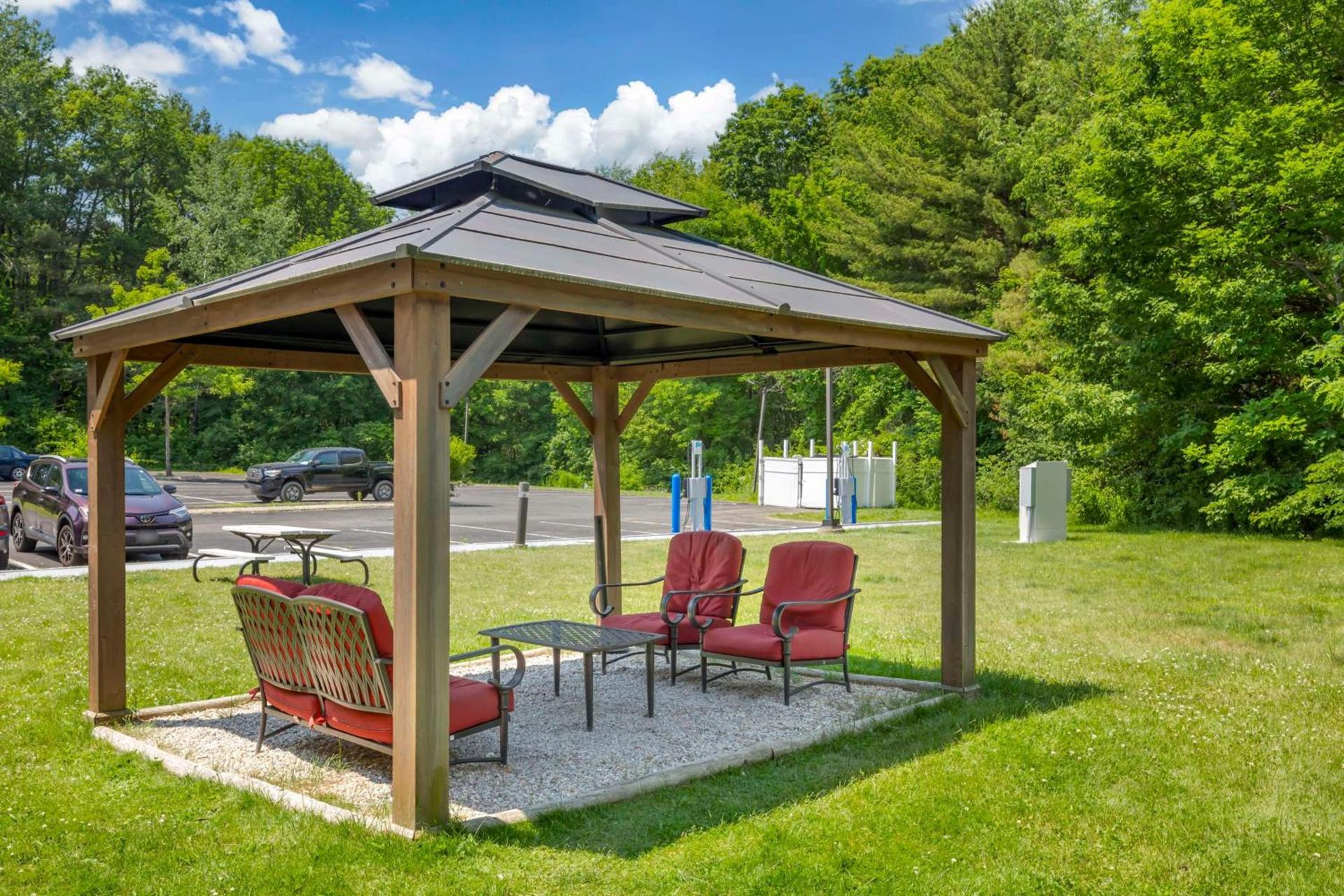 Best Western Plus Berkshire Hills Inn & Suites photo 11