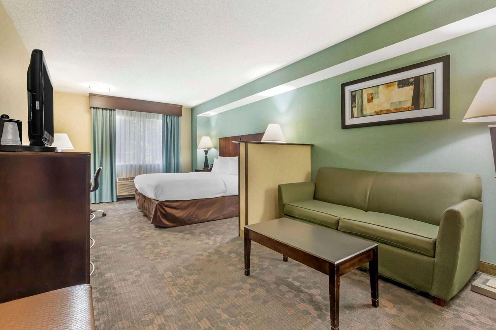 Best Western Plus Berkshire Hills Inn & Suites photo 16