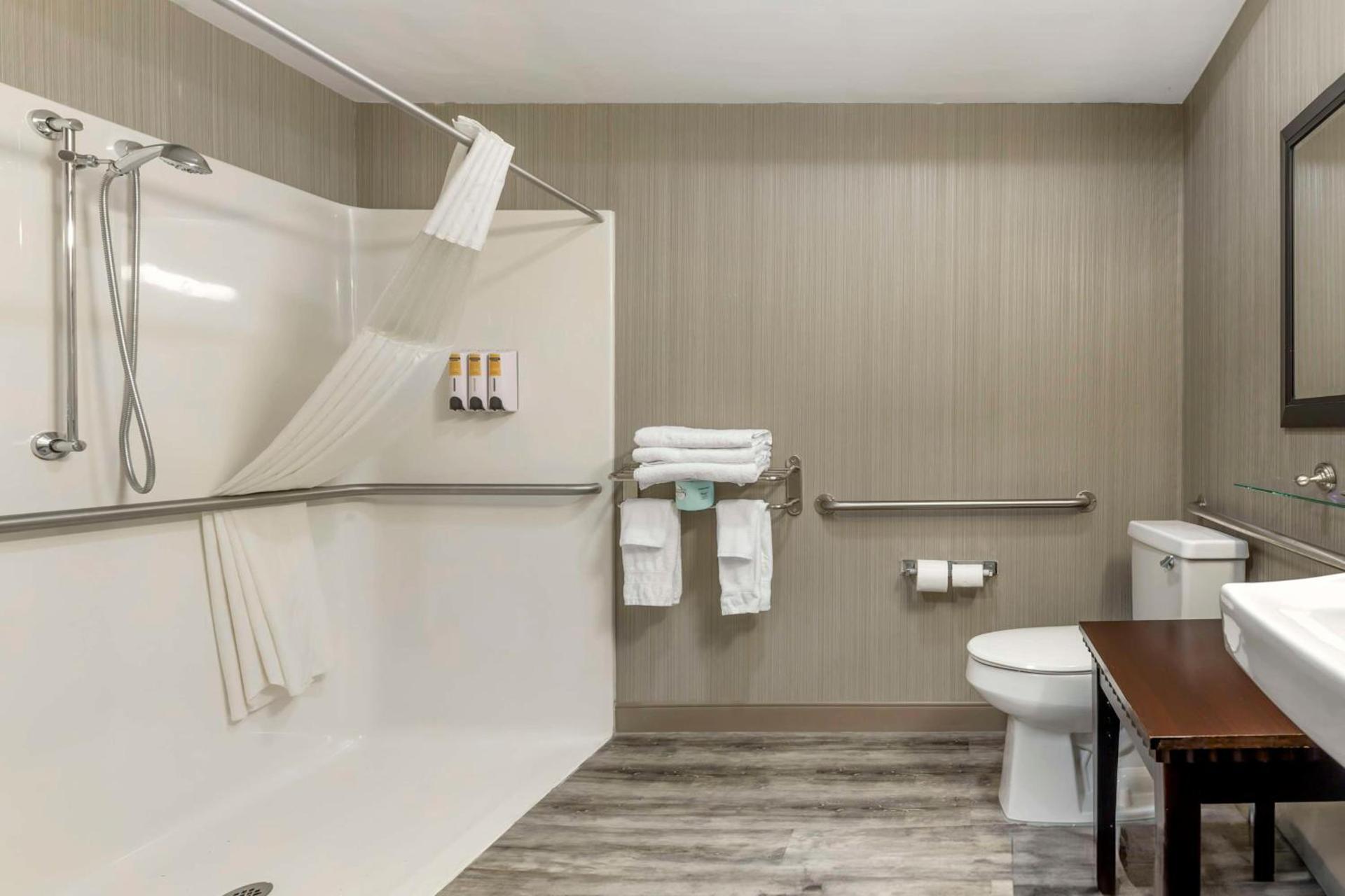 Best Western Plus Berkshire Hills Inn & Suites photo 15