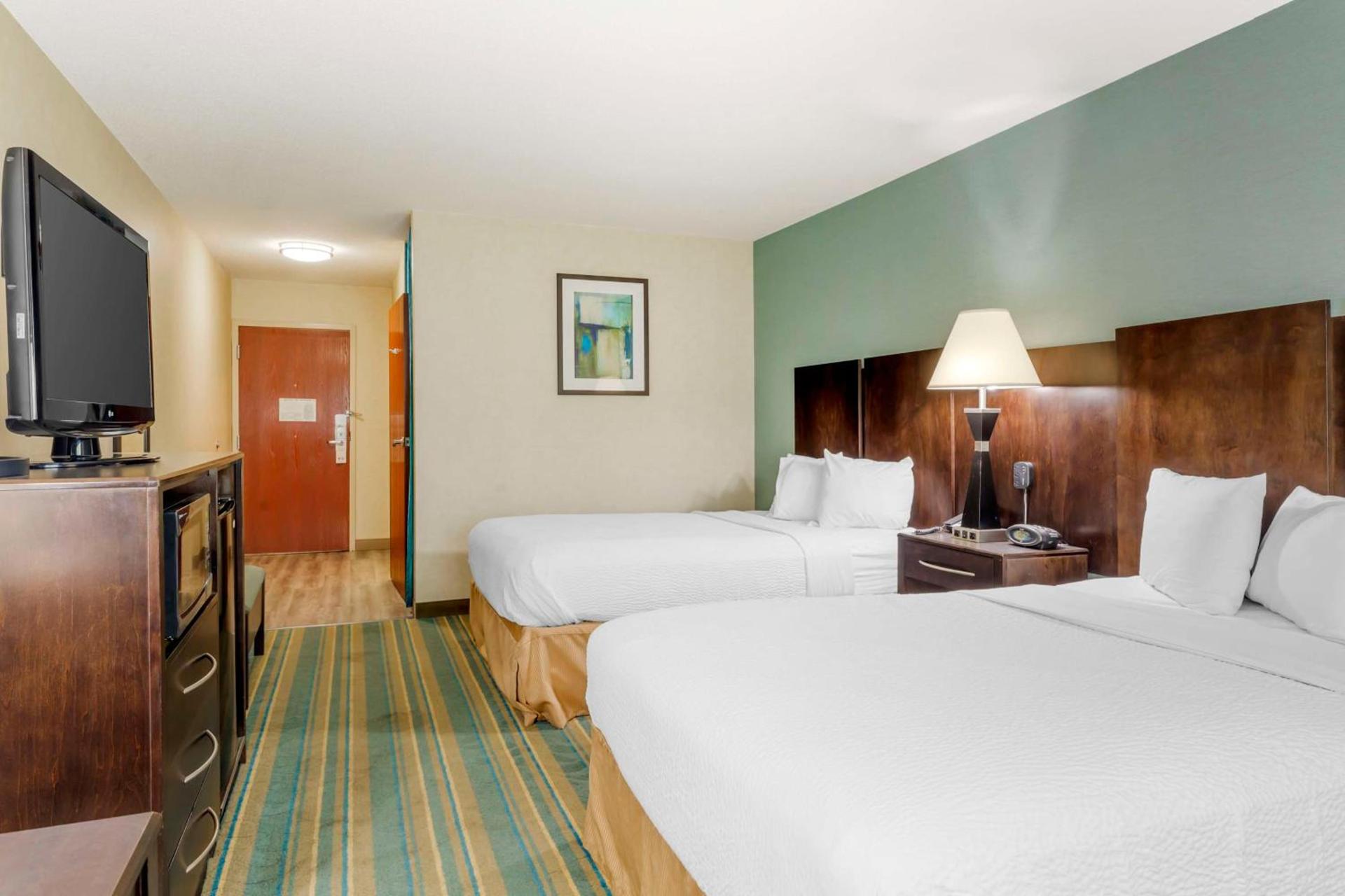 Best Western Plus Berkshire Hills Inn & Suites photo 21