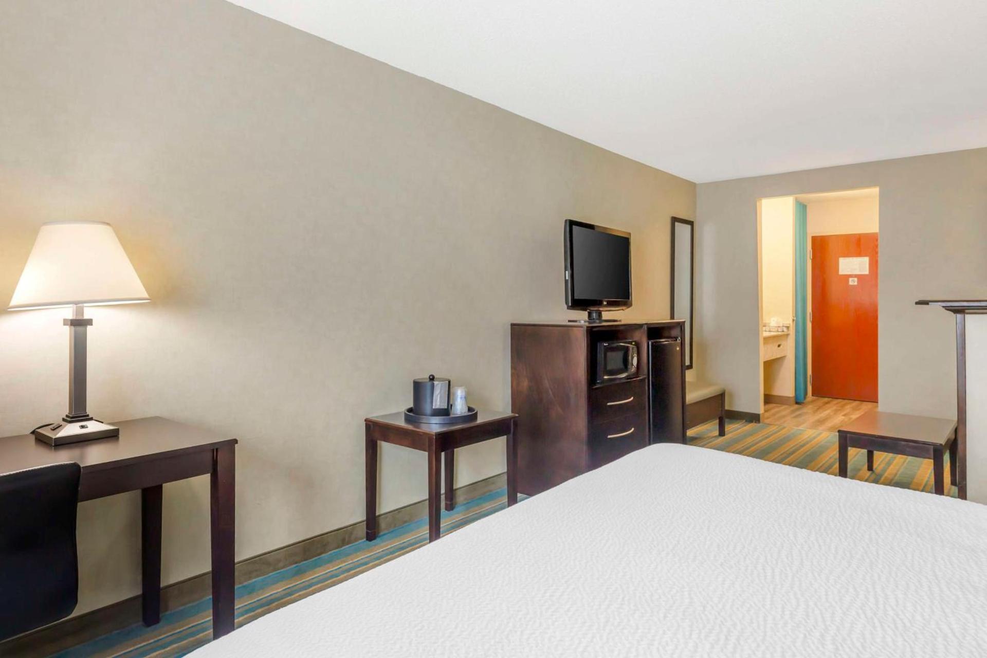 Best Western Plus Berkshire Hills Inn & Suites photo 31
