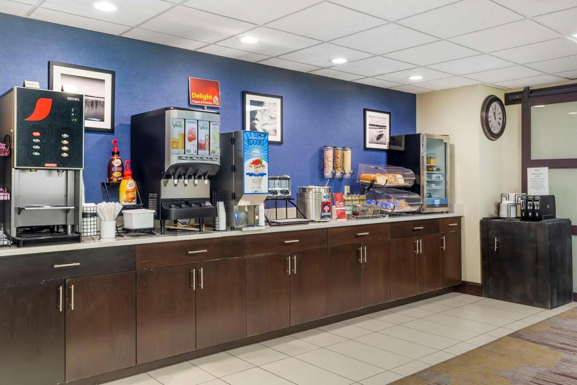 Best Western Plus Berkshire Hills Inn & Suites photo 36
