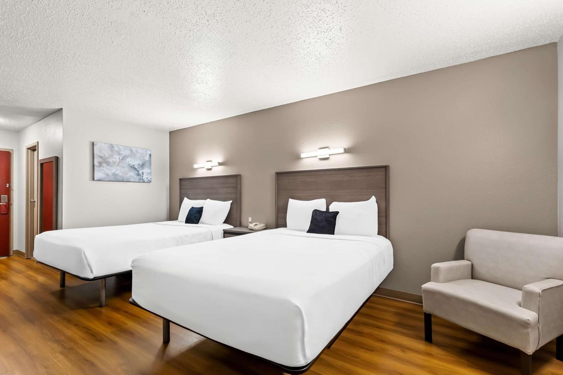 Red Lion Inn & Suites Saint Louis photo 44