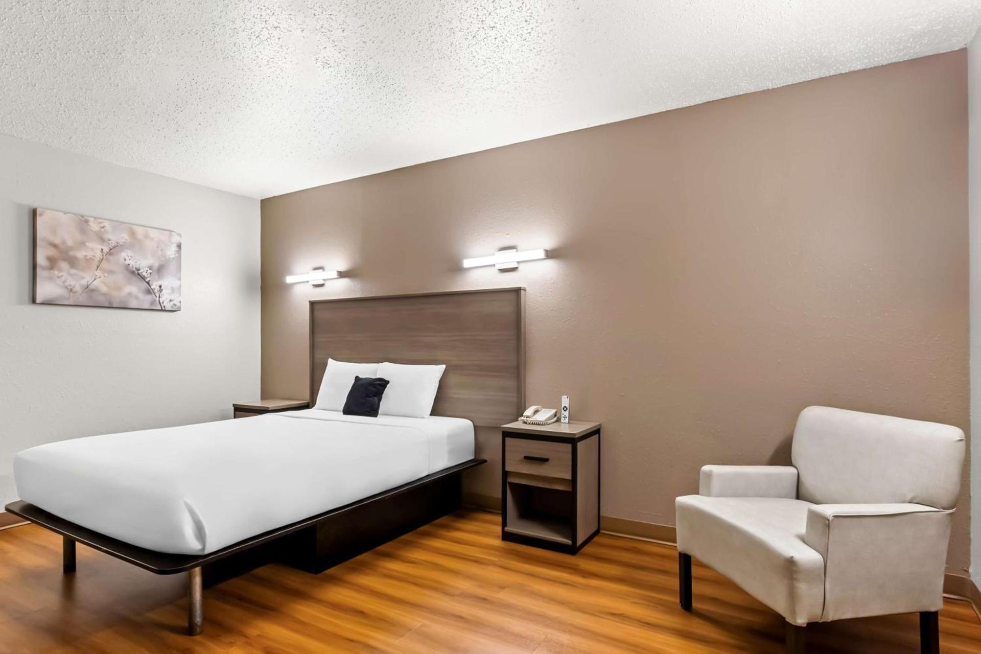 Red Lion Inn & Suites Saint Louis photo 52