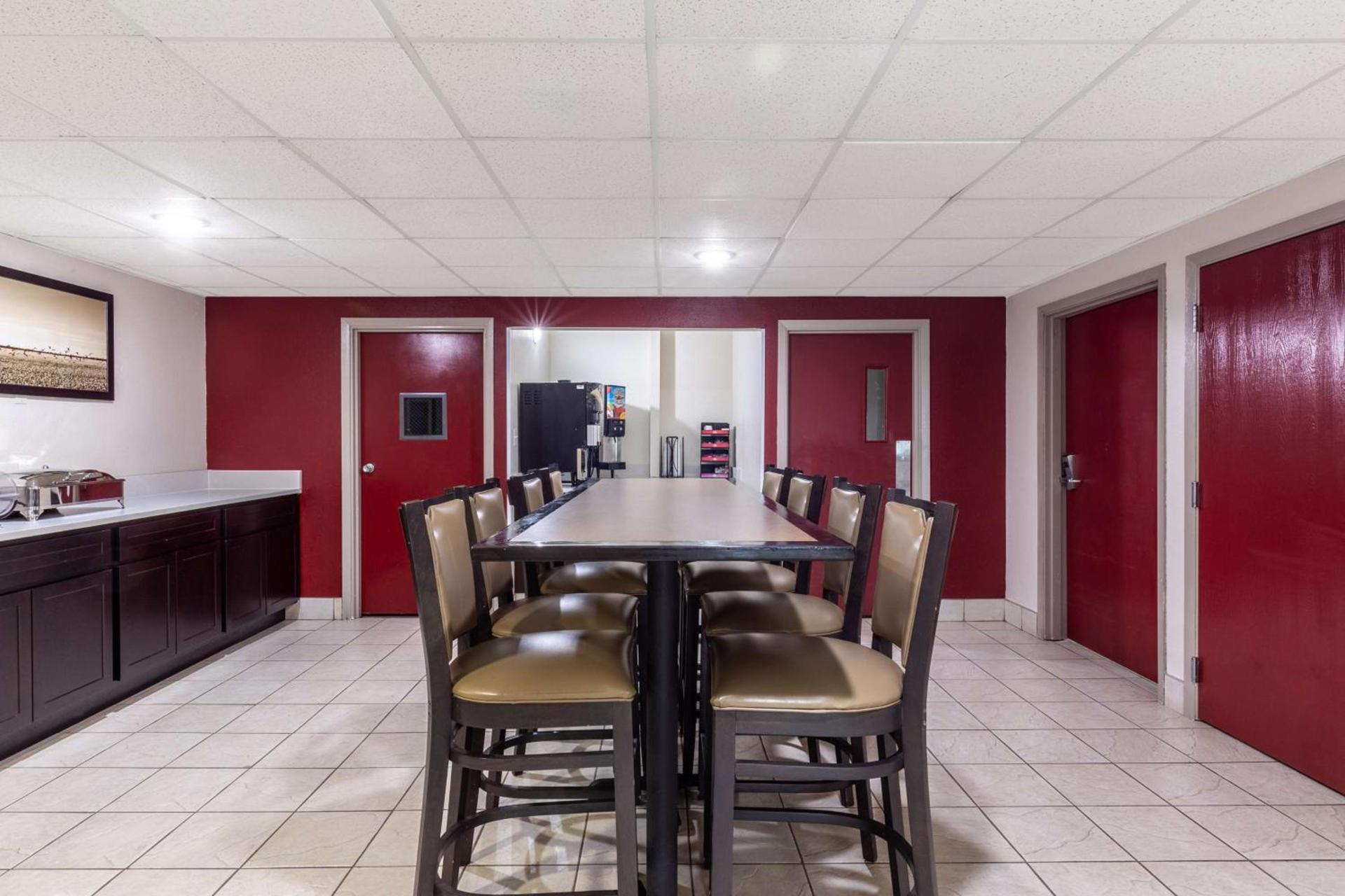 Red Lion Inn & Suites Saint Louis photo 55