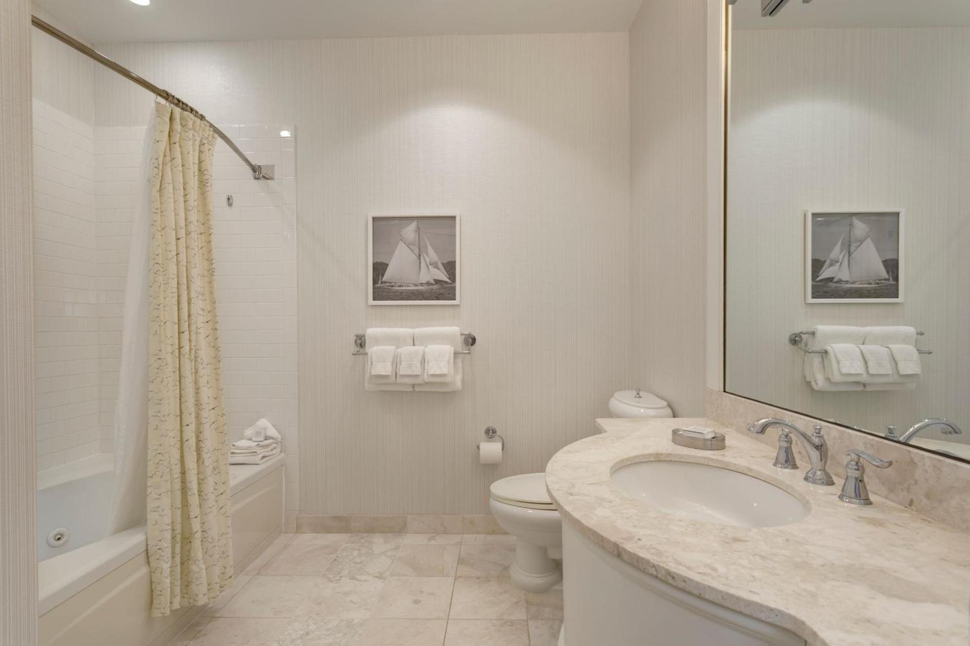 Inn at Bay Harbor photo 98