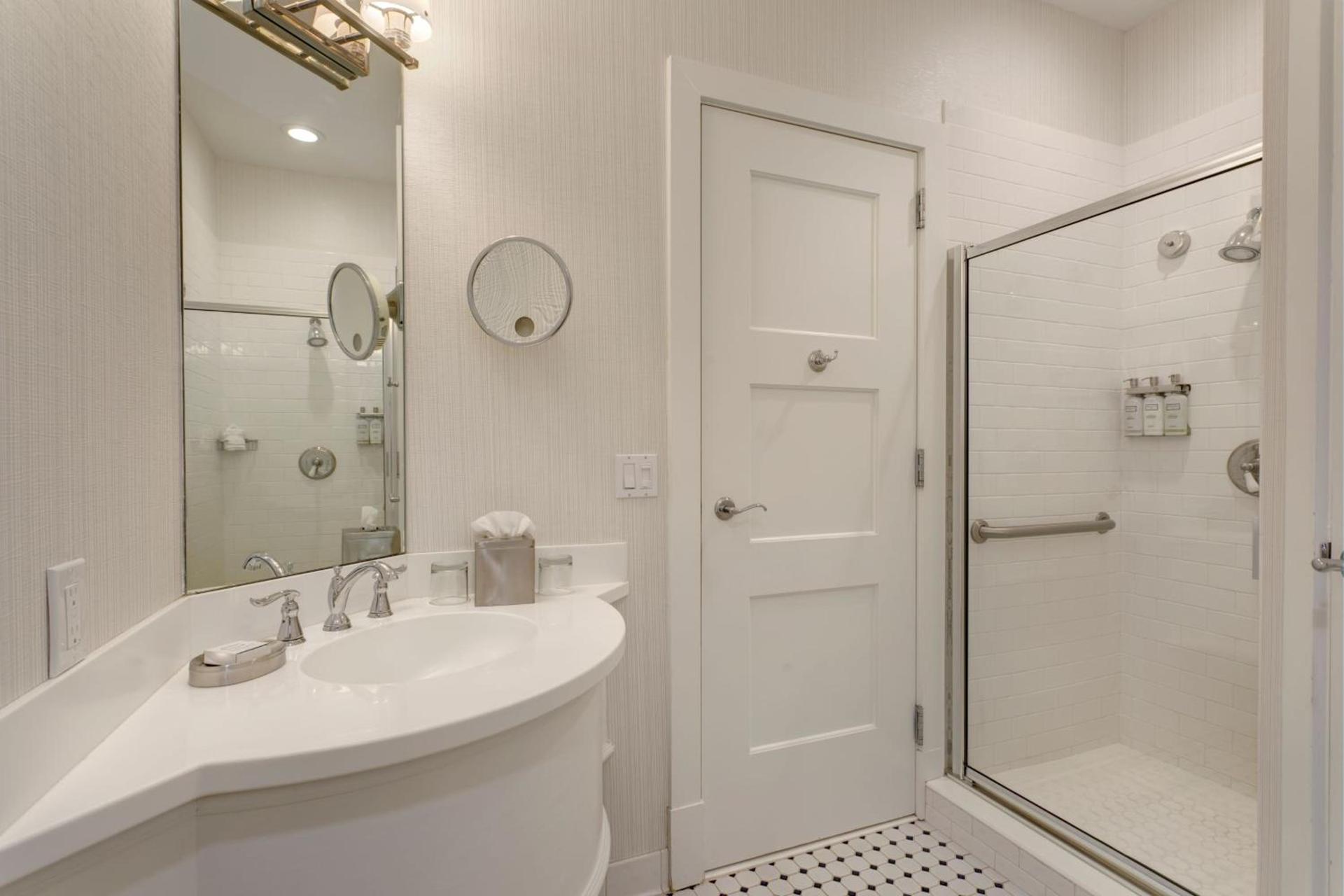 Inn at Bay Harbor photo 100