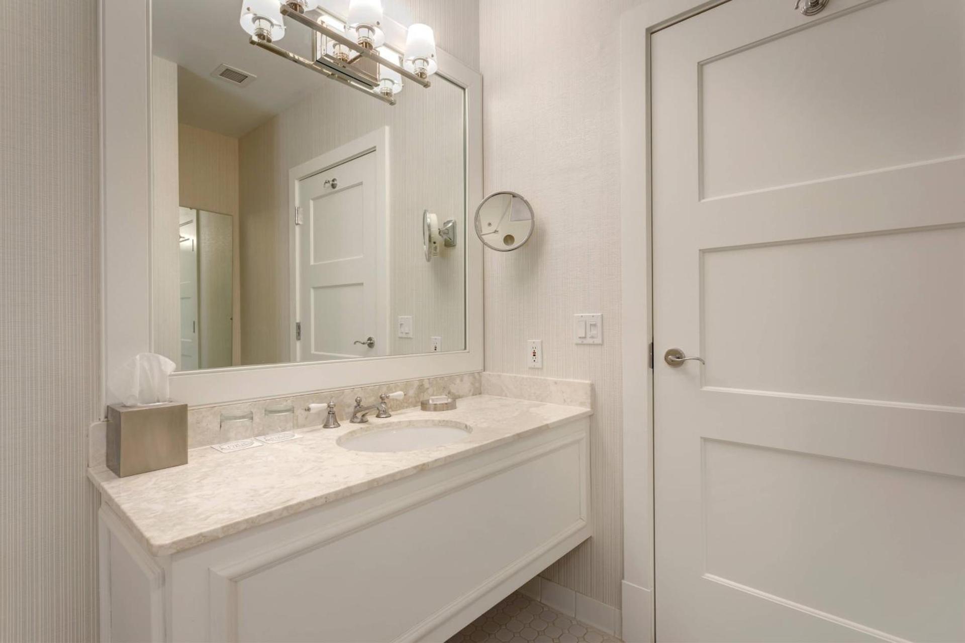 Inn at Bay Harbor photo 40