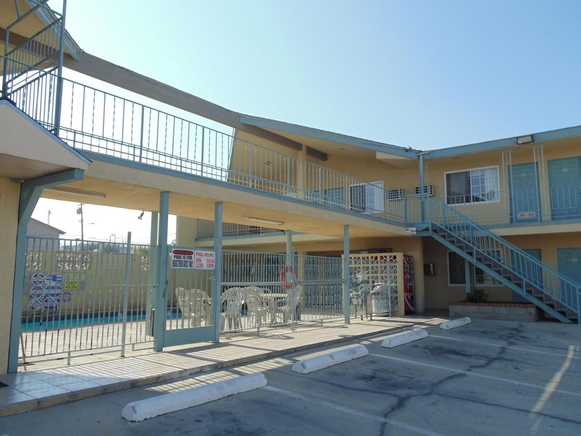 Western Inn & Suites photo 11