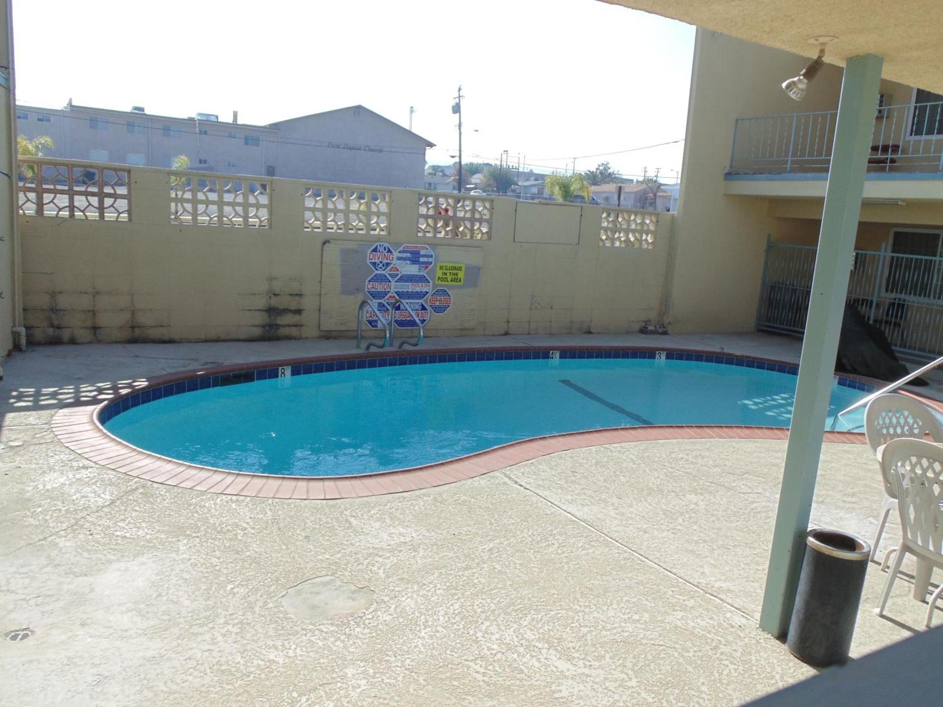 Western Inn & Suites photo 12