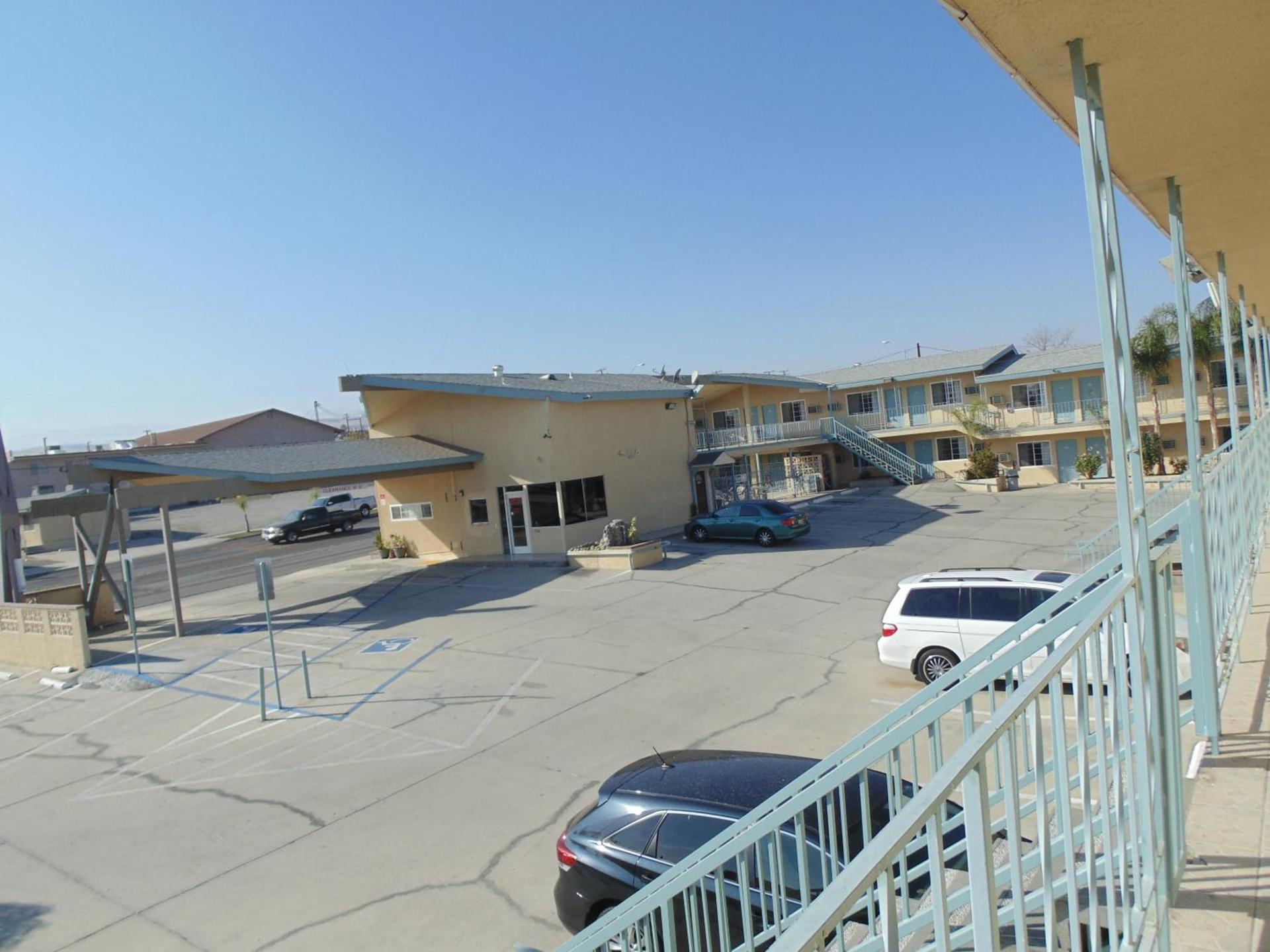 Western Inn & Suites photo 14