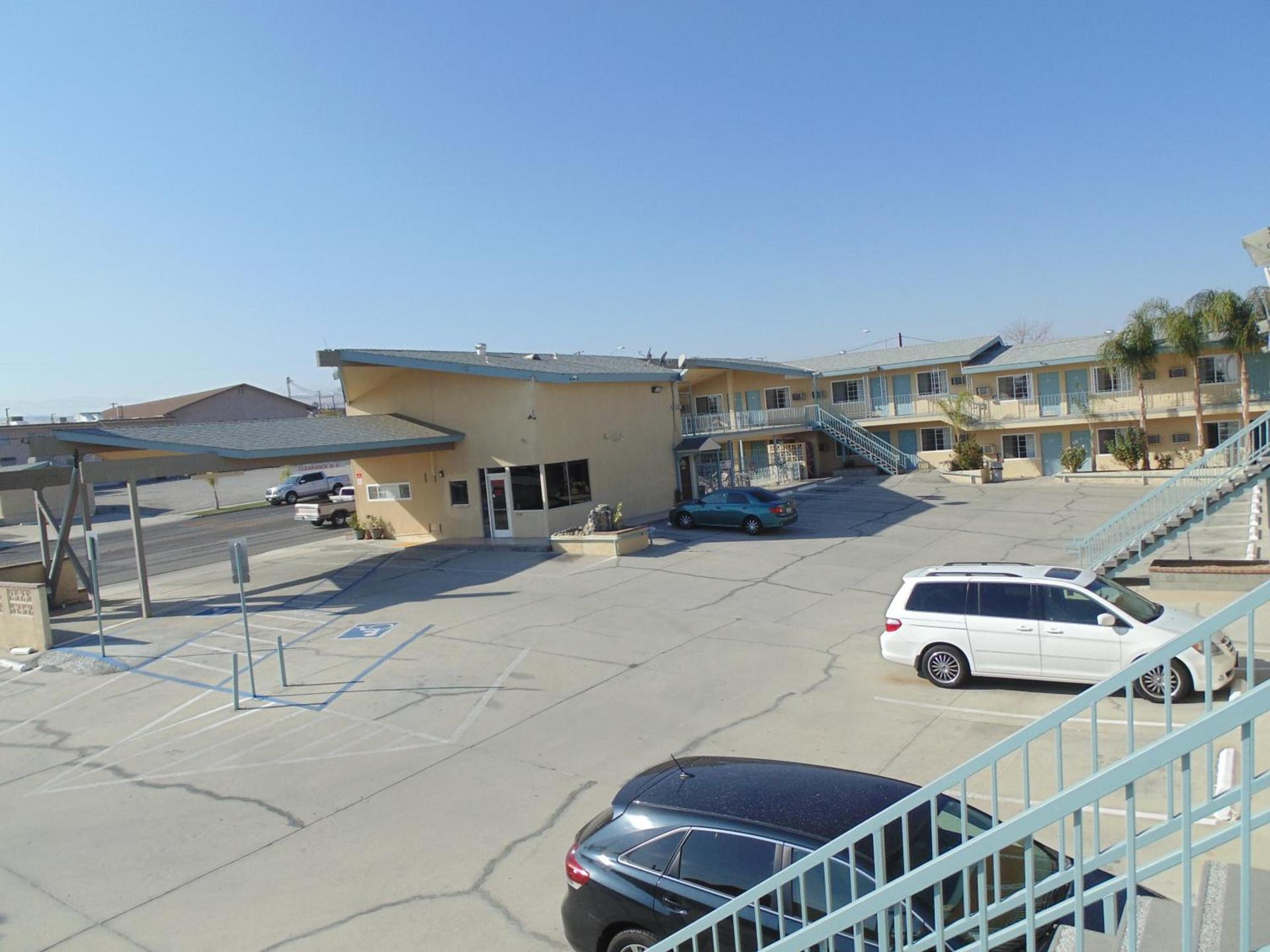 Western Inn & Suites photo 15