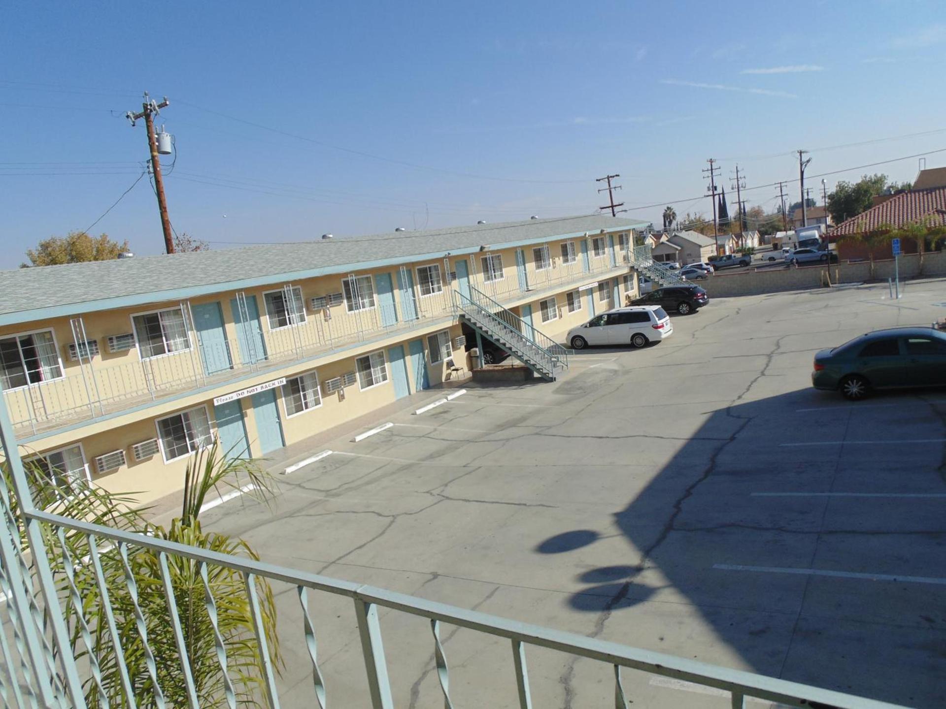 Western Inn & Suites photo 16
