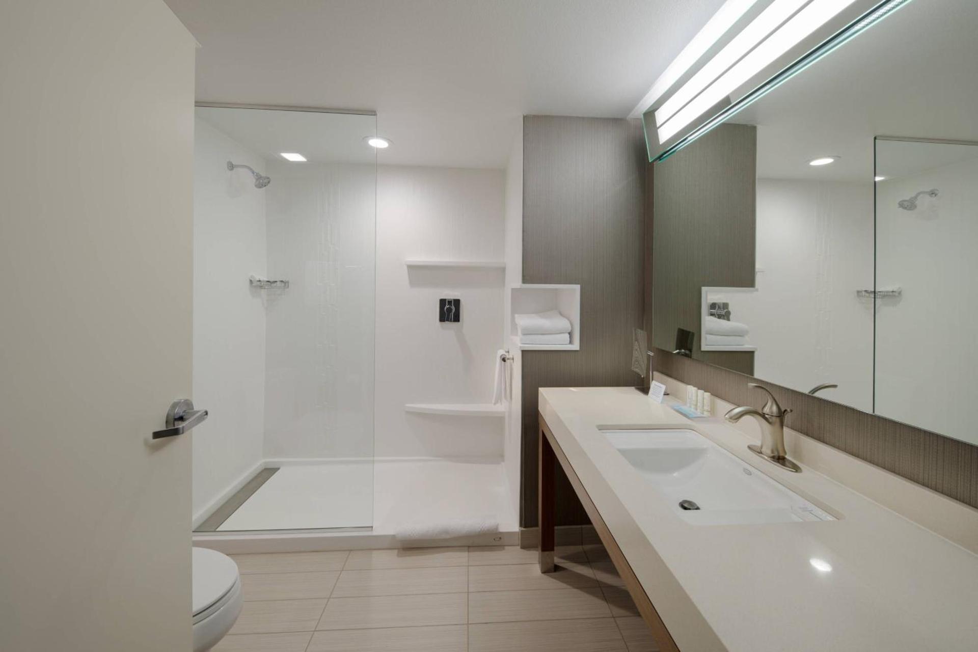 Courtyard by Marriott Russellville photo 8
