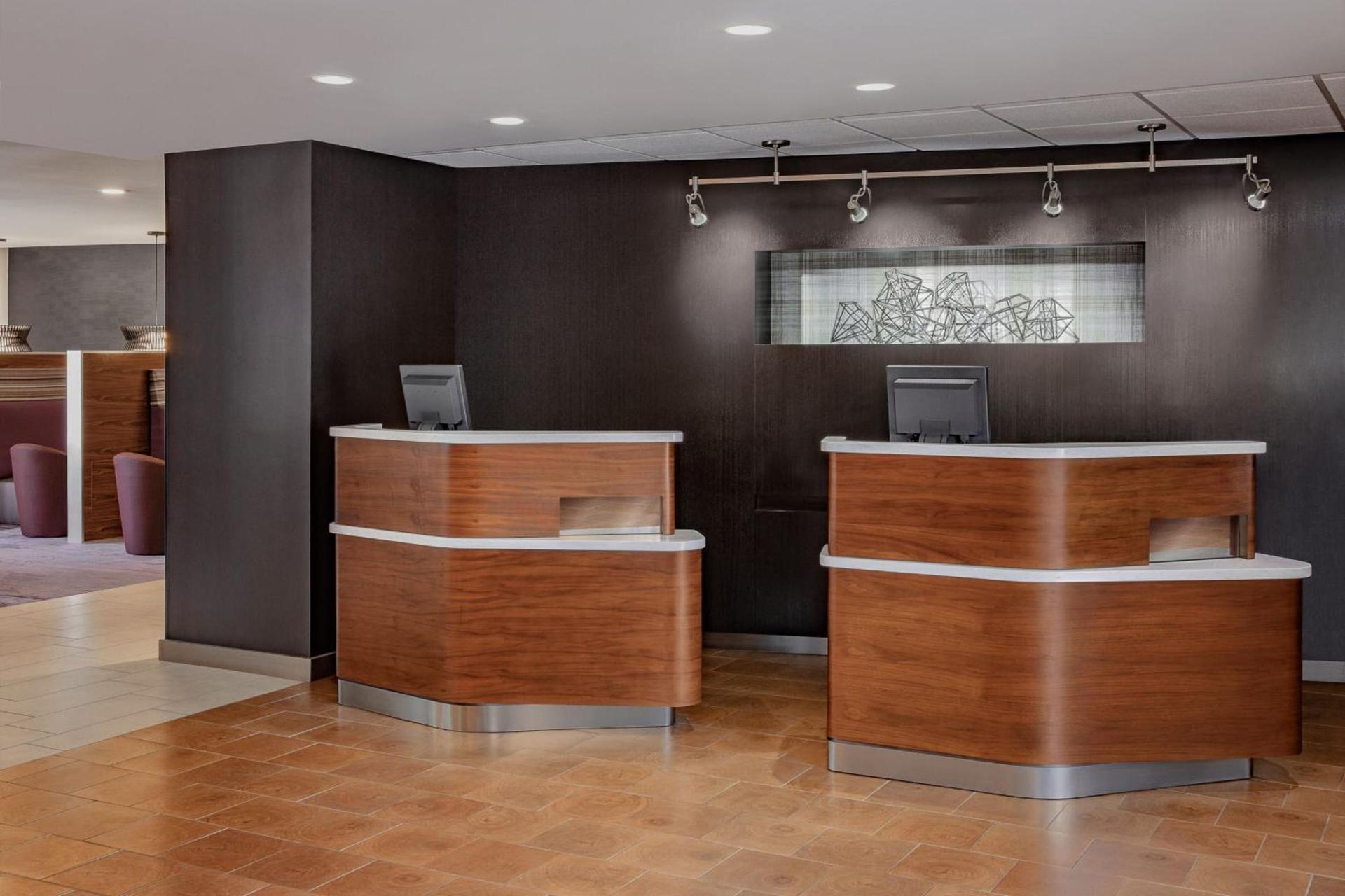 Courtyard by Marriott Greensboro photo 2