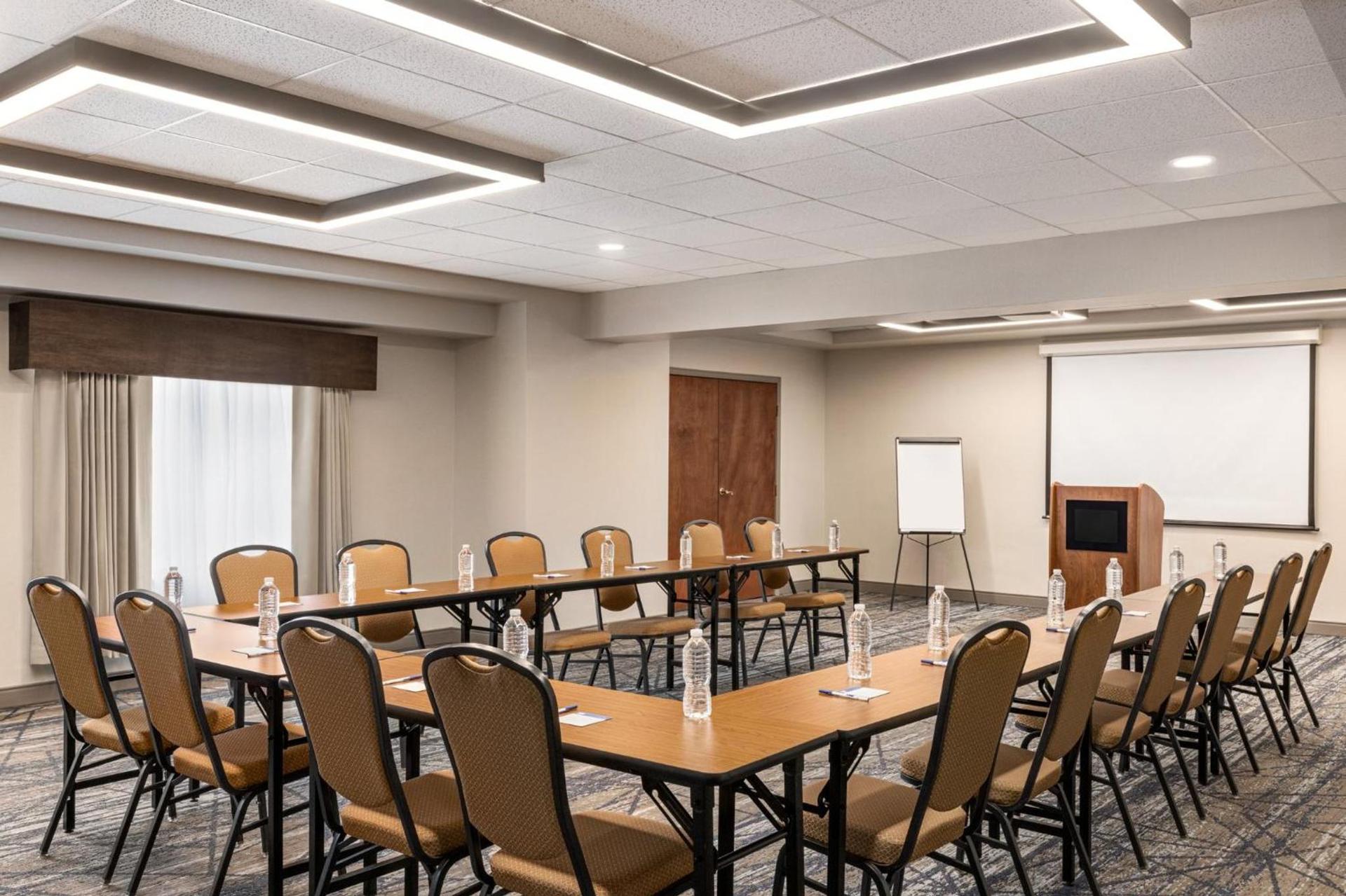 Holiday Inn Express Hotel & Suites Indianapolis W - Airport Area by IHG photo 34