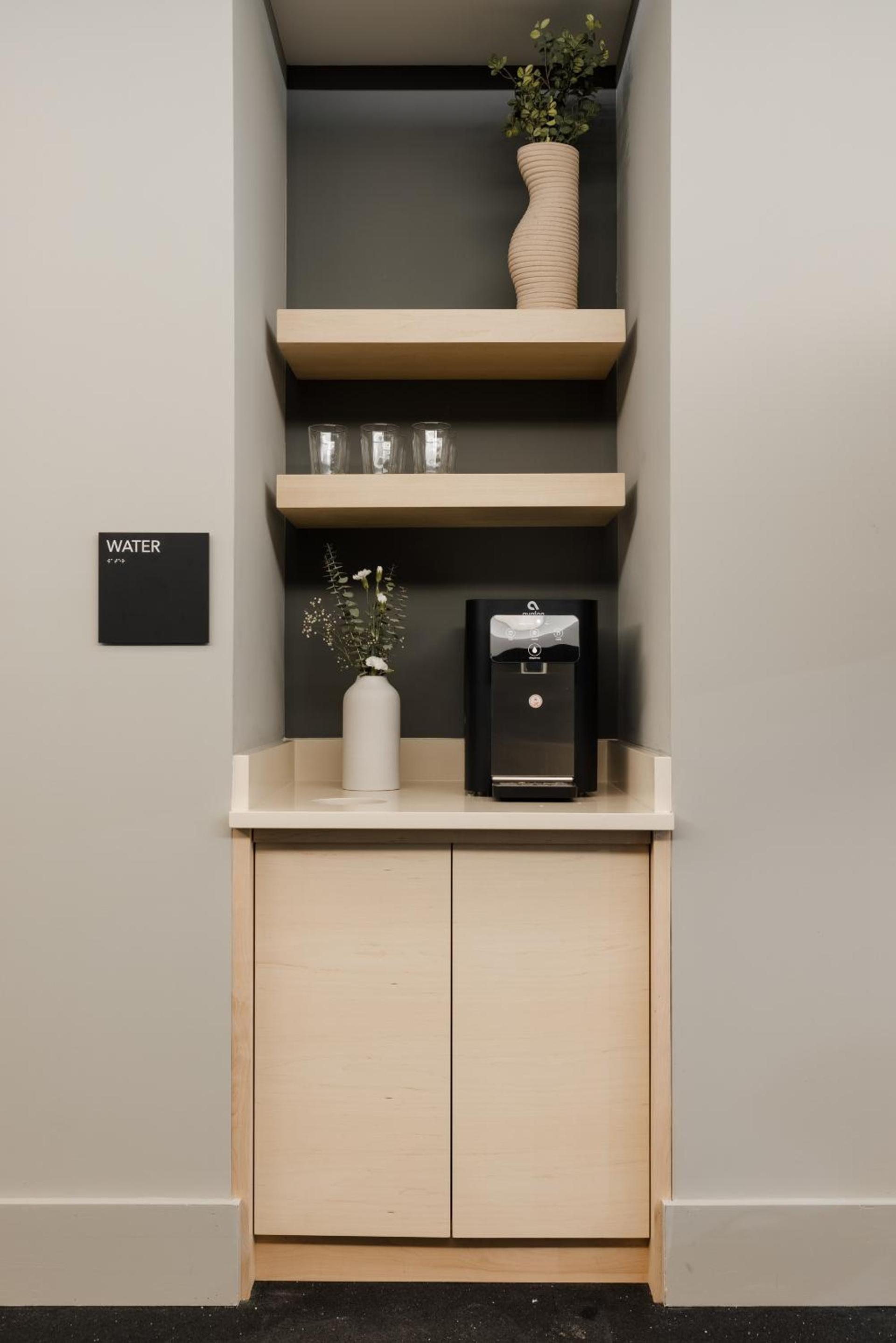Sonder Onyx photo 3