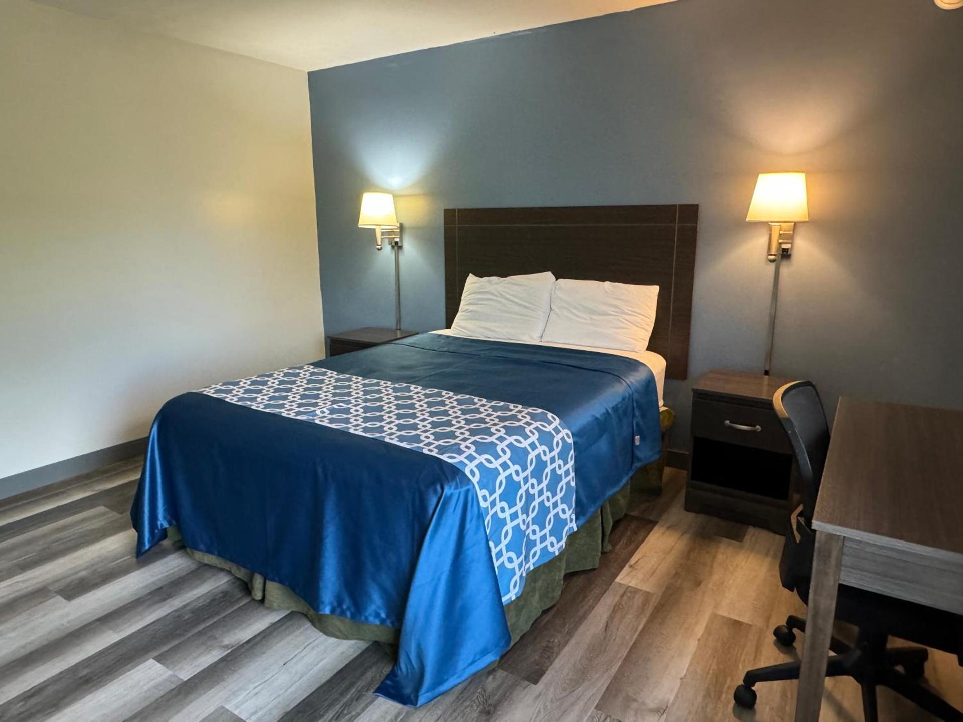 Days Inn by Wyndham Gainesville Hospital - University Area photo 2