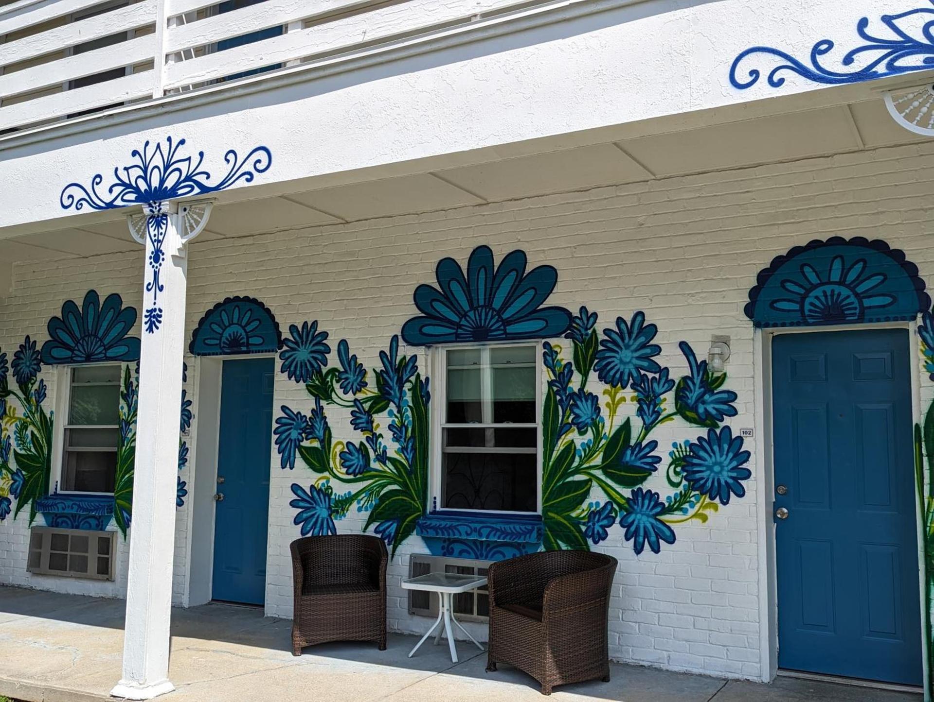Riverboat Inn & Suites photo 15