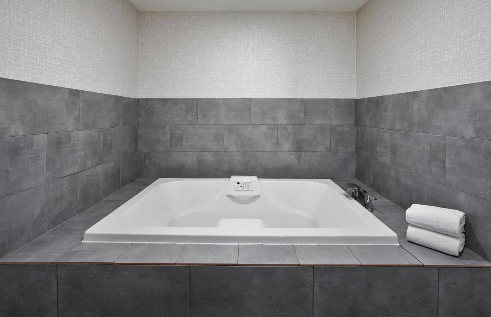 Hampton Inn Cincinnati Northwest Fairfield photo 40