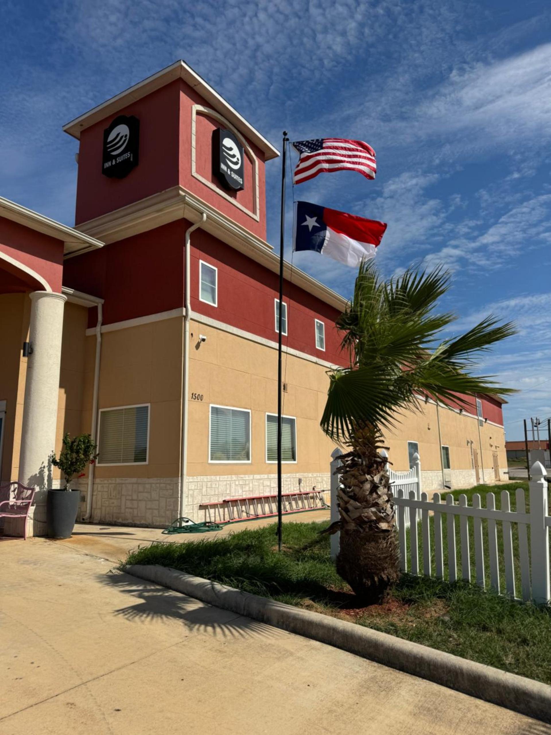 Executive Inn & Suites photo 36
