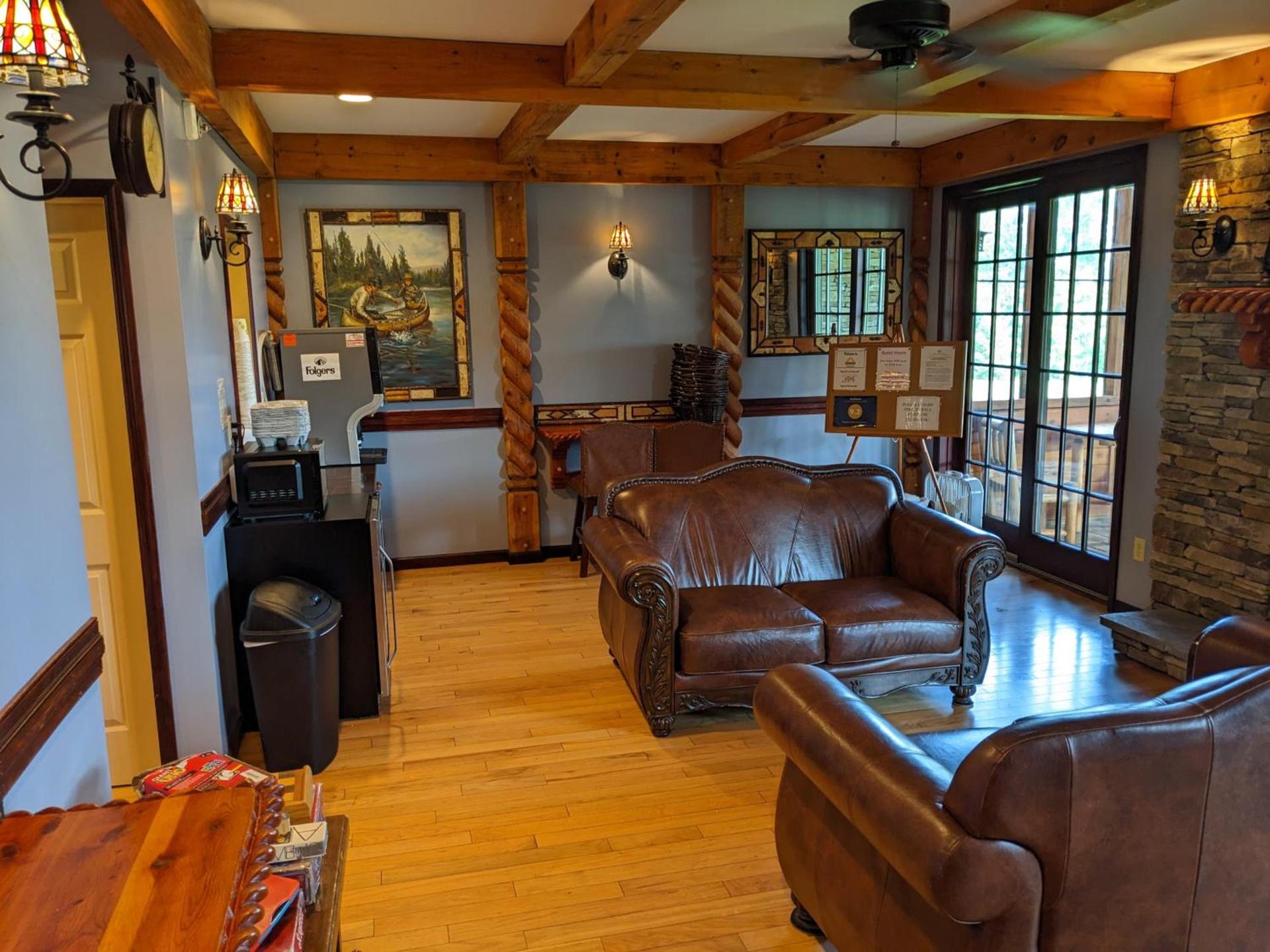 August Lodge Cooperstown photo 4