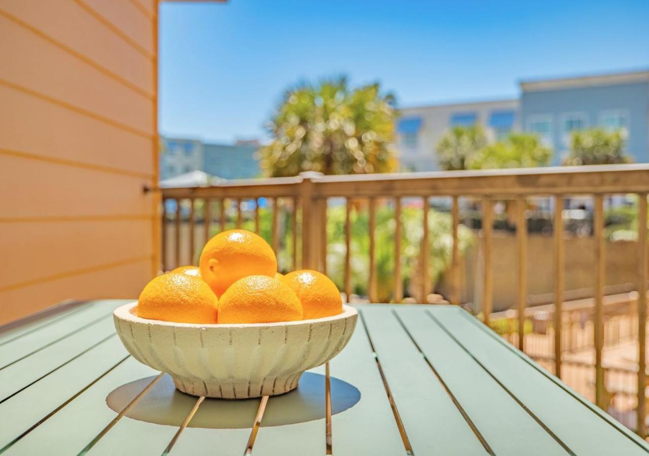 Poolside Paradise photo 26