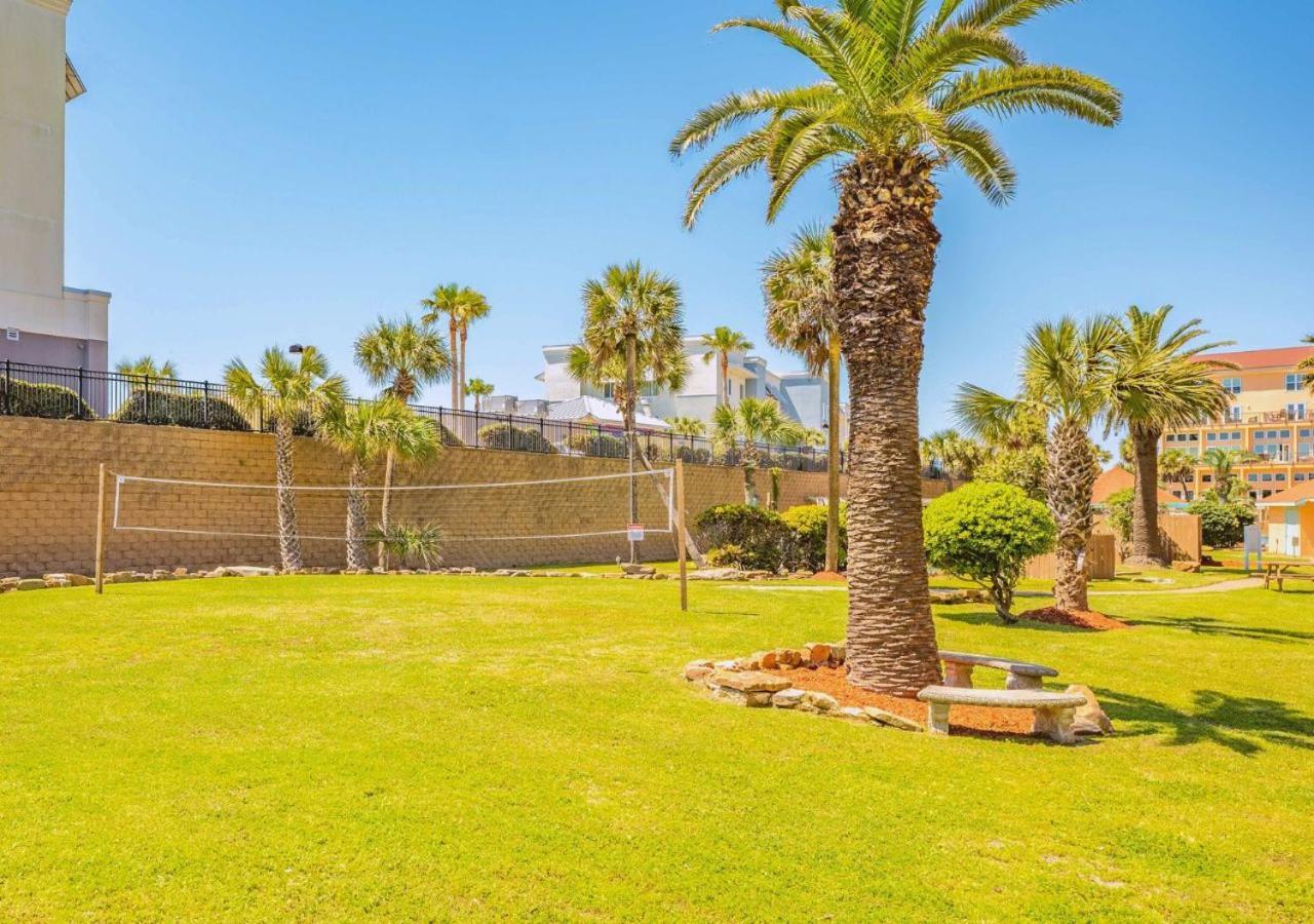 Poolside Paradise photo 19