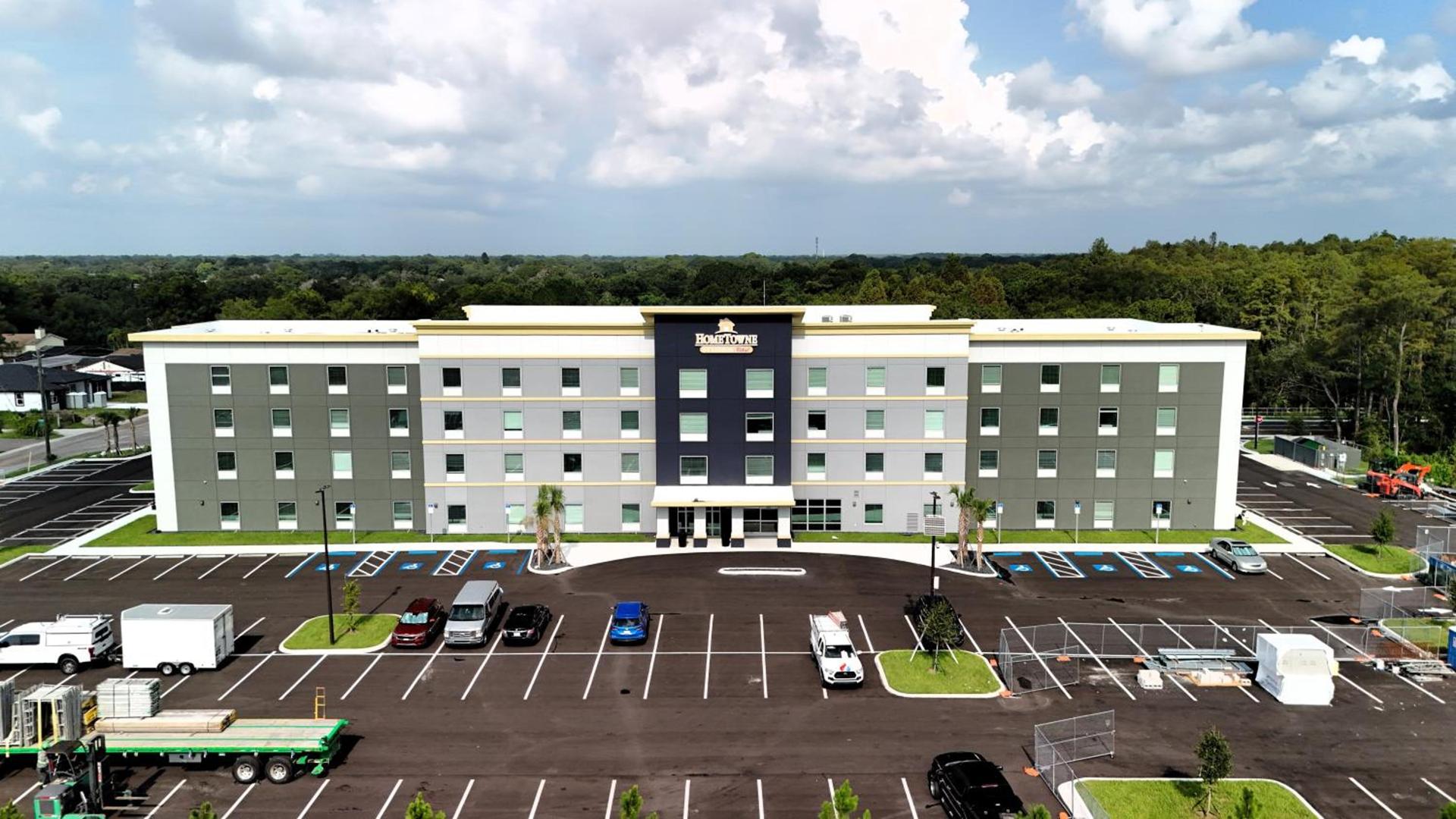 HomeTowne Studios by Red Roof Tampa - Airport photo 5