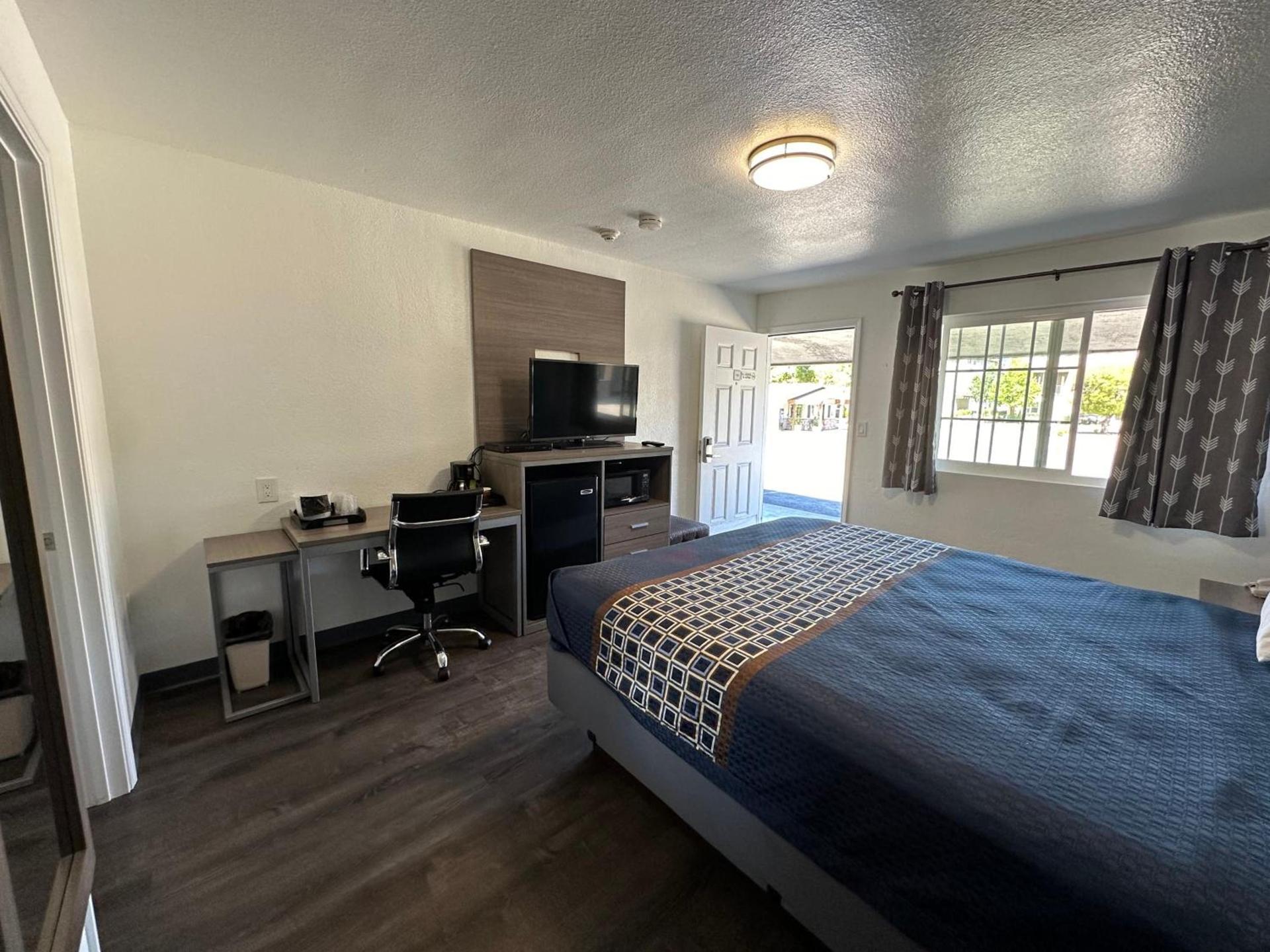 Sands Motel photo 10