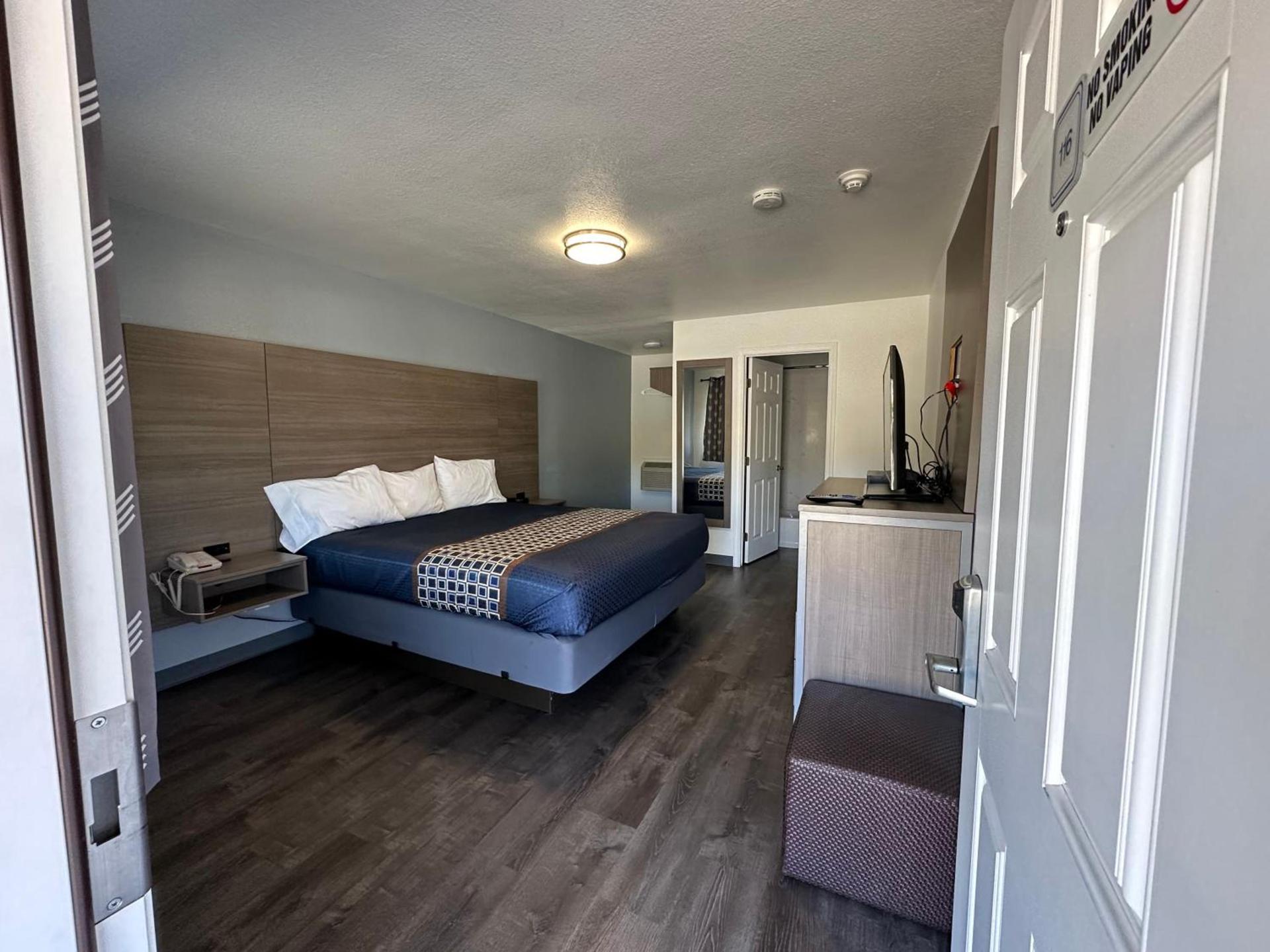 Sands Motel photo 15