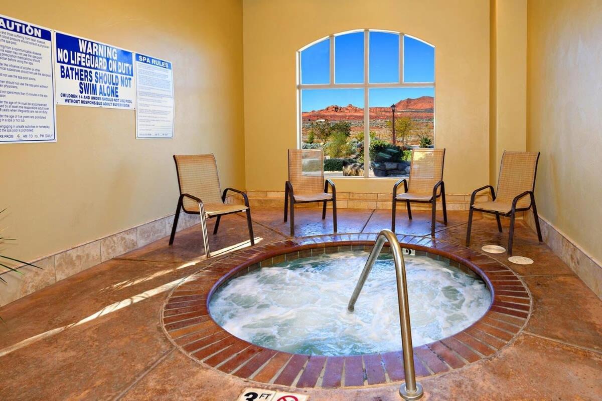 H6 Slick Rock Suite l Ground Floor 2-bedroom Hillside View photo 7