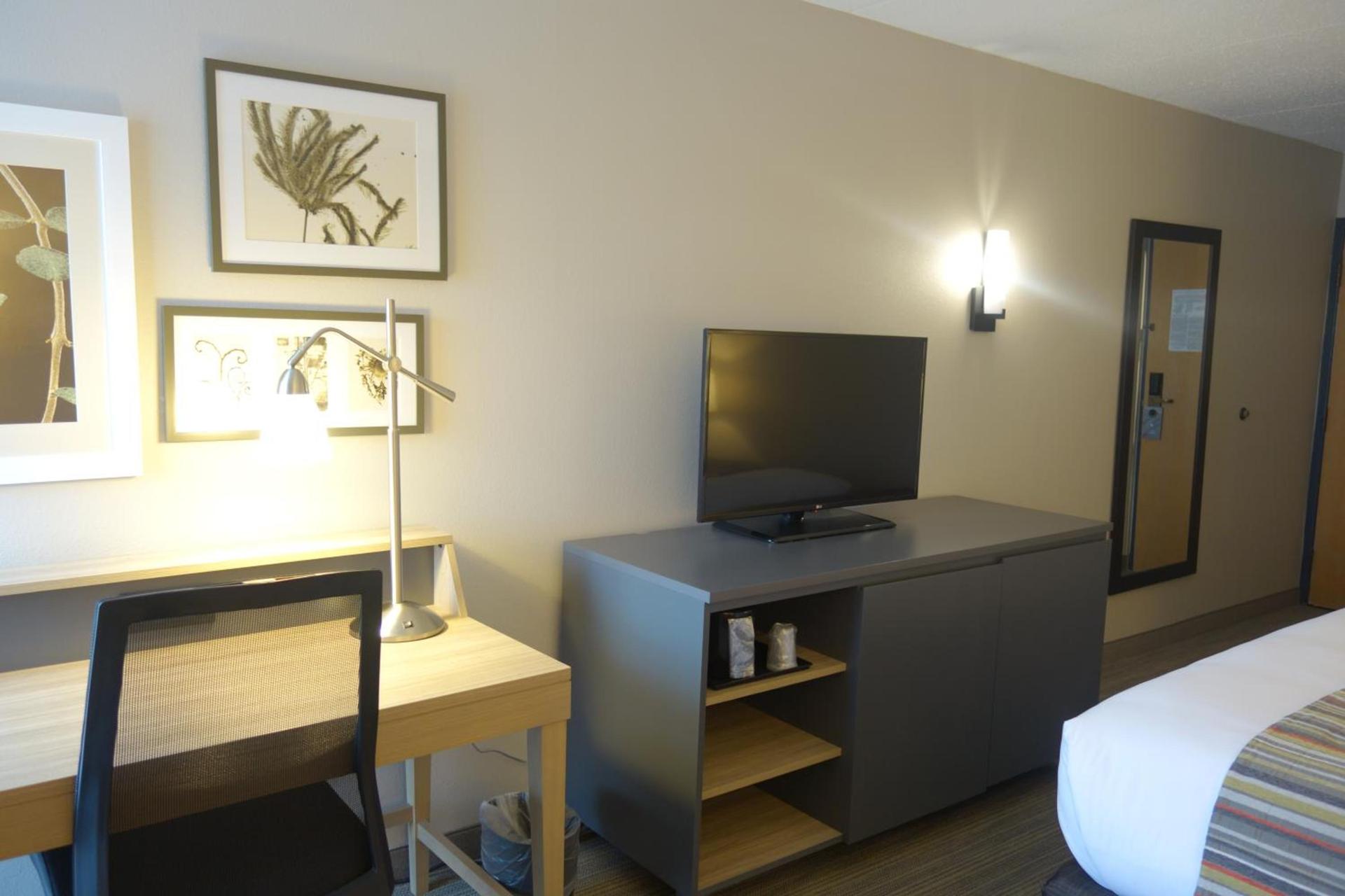 Country Inn & Suites by Radisson, La Crosse, WI photo 3