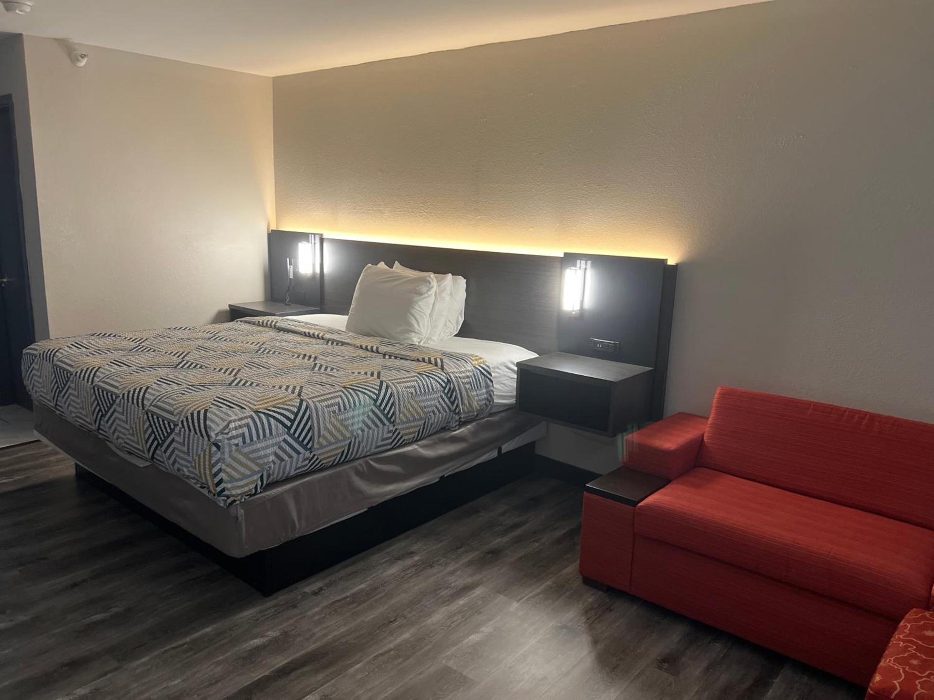Motel 6 Tulsa, OK Airport photo 11