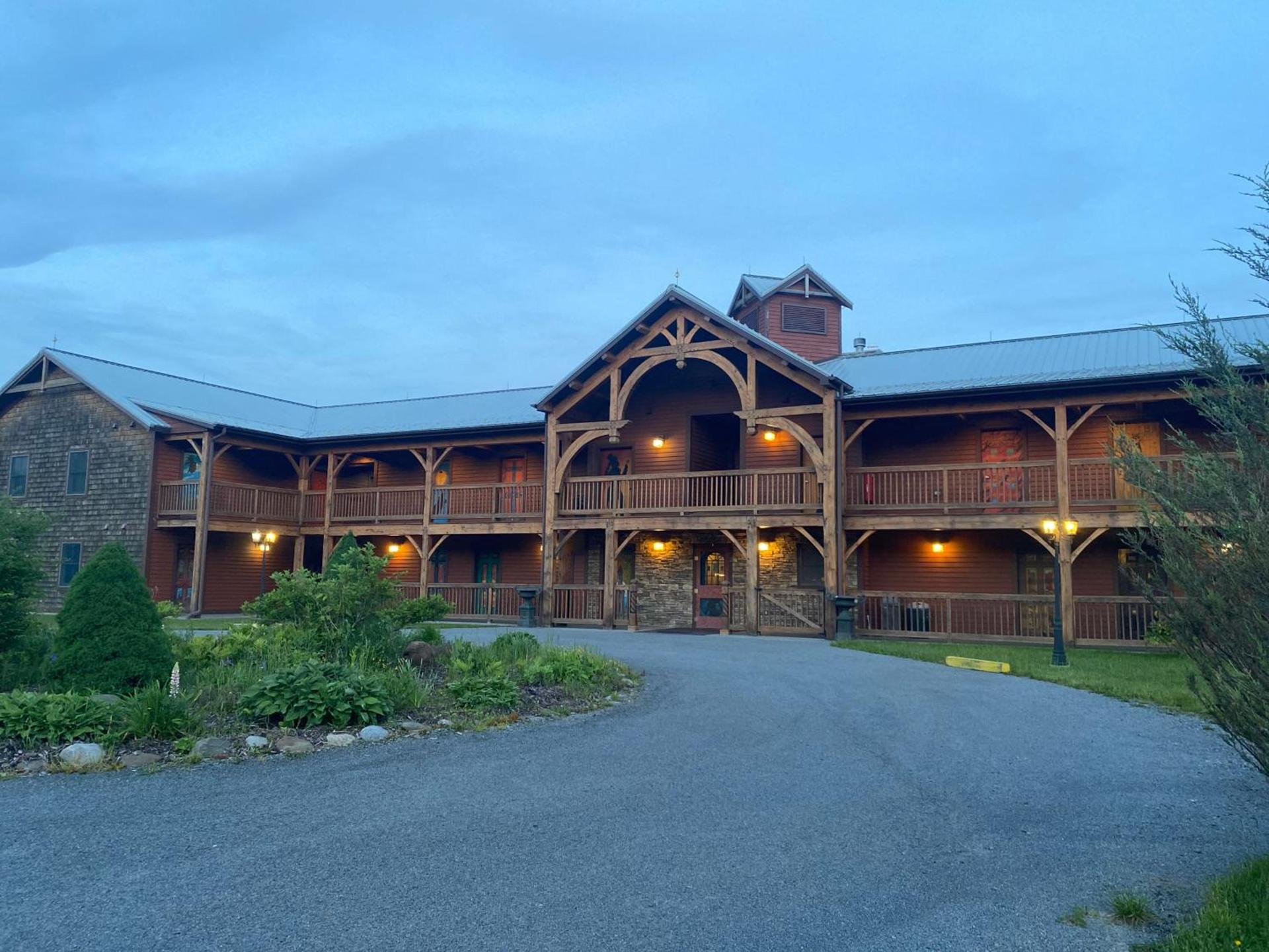 August Lodge Cooperstown photo 5