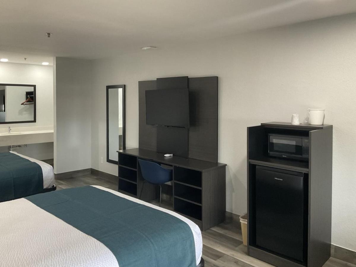 Studio 6 Suites Brenham, TX photo 27
