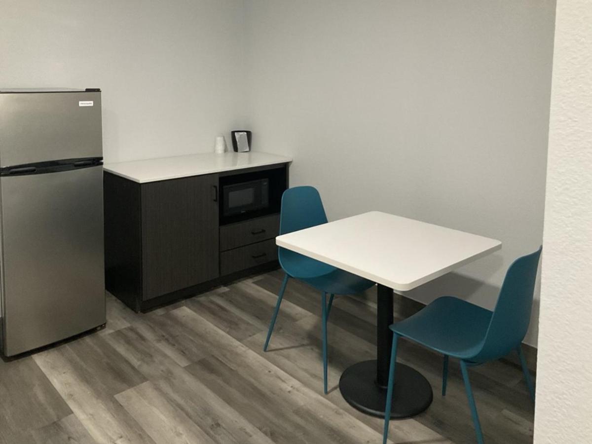 Studio 6 Suites Brenham, TX photo 29