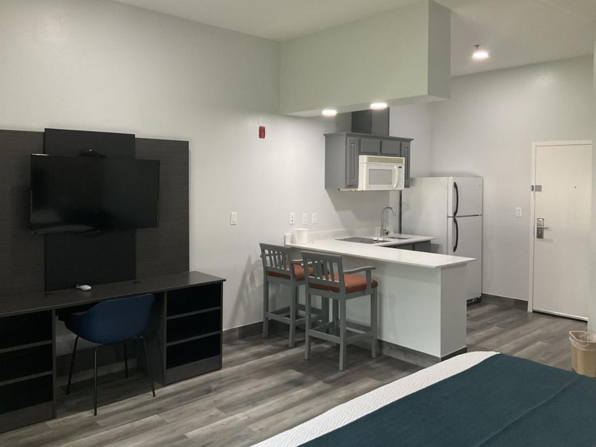 Studio 6 Suites Brenham, TX photo 19
