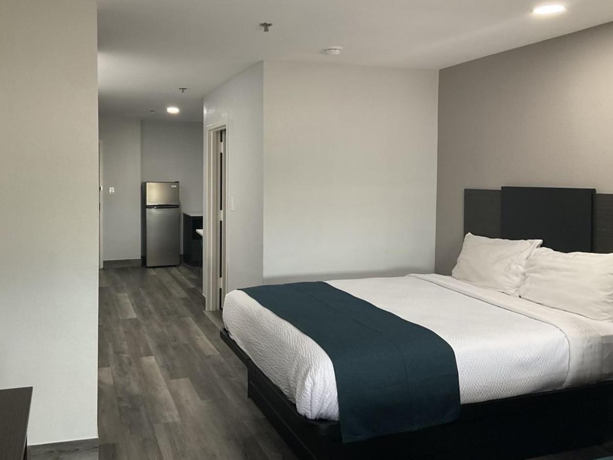 Studio 6 Suites Brenham, TX photo 21