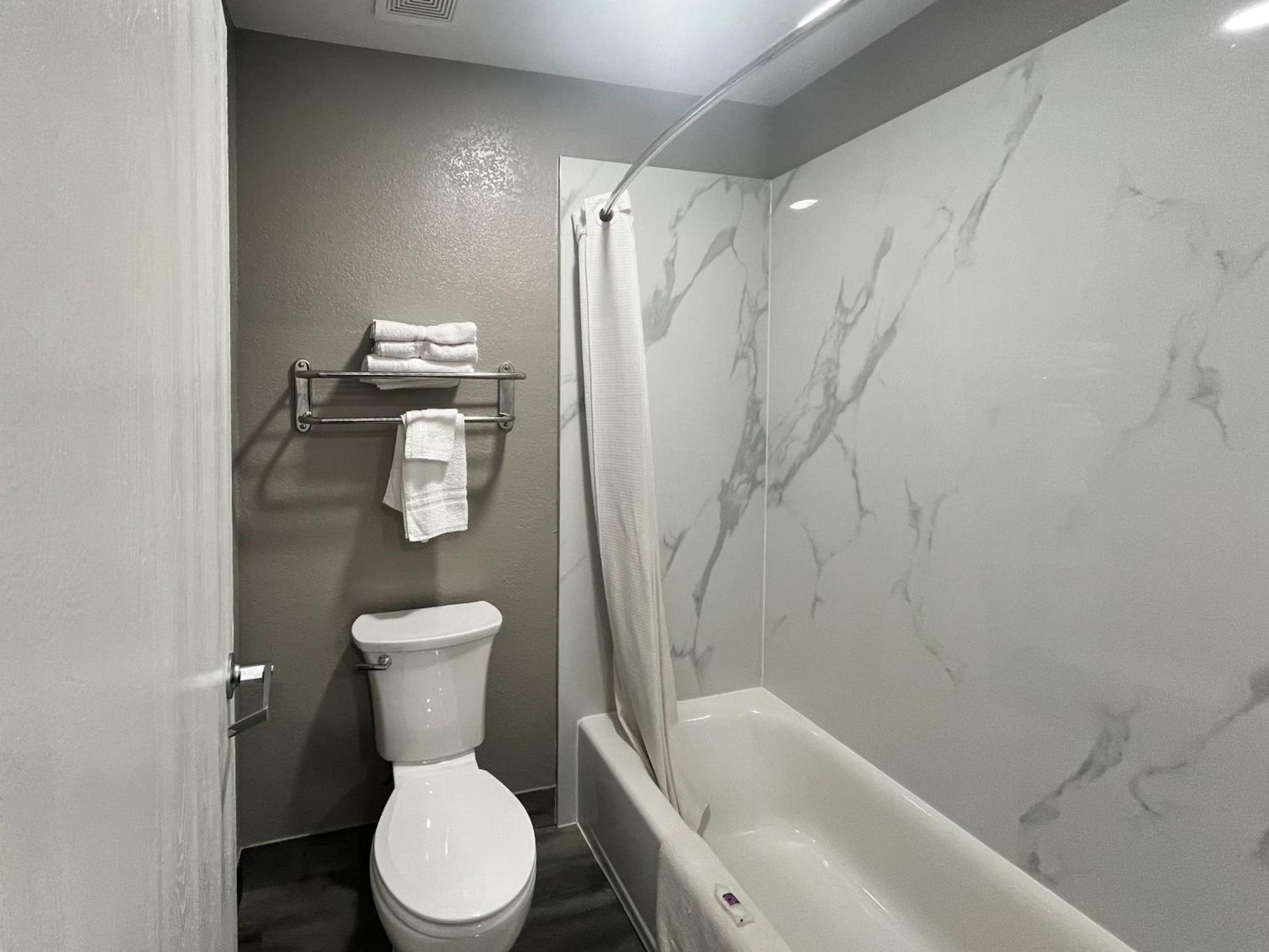 Studio 6 Suites Brenham, TX photo 17