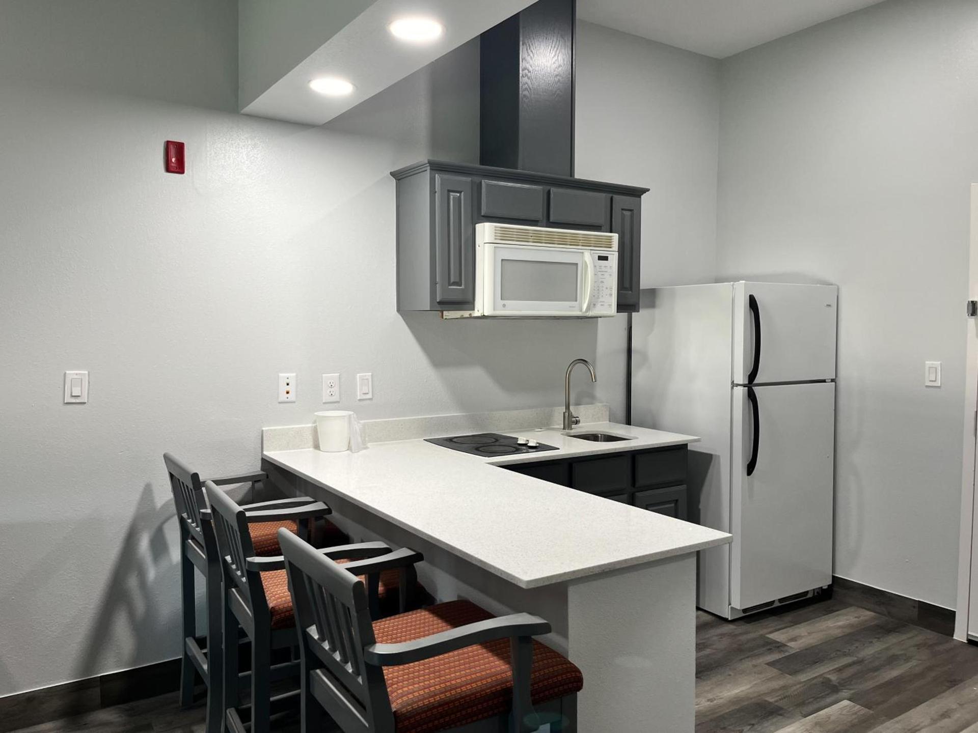 Studio 6 Suites Brenham, TX photo 33