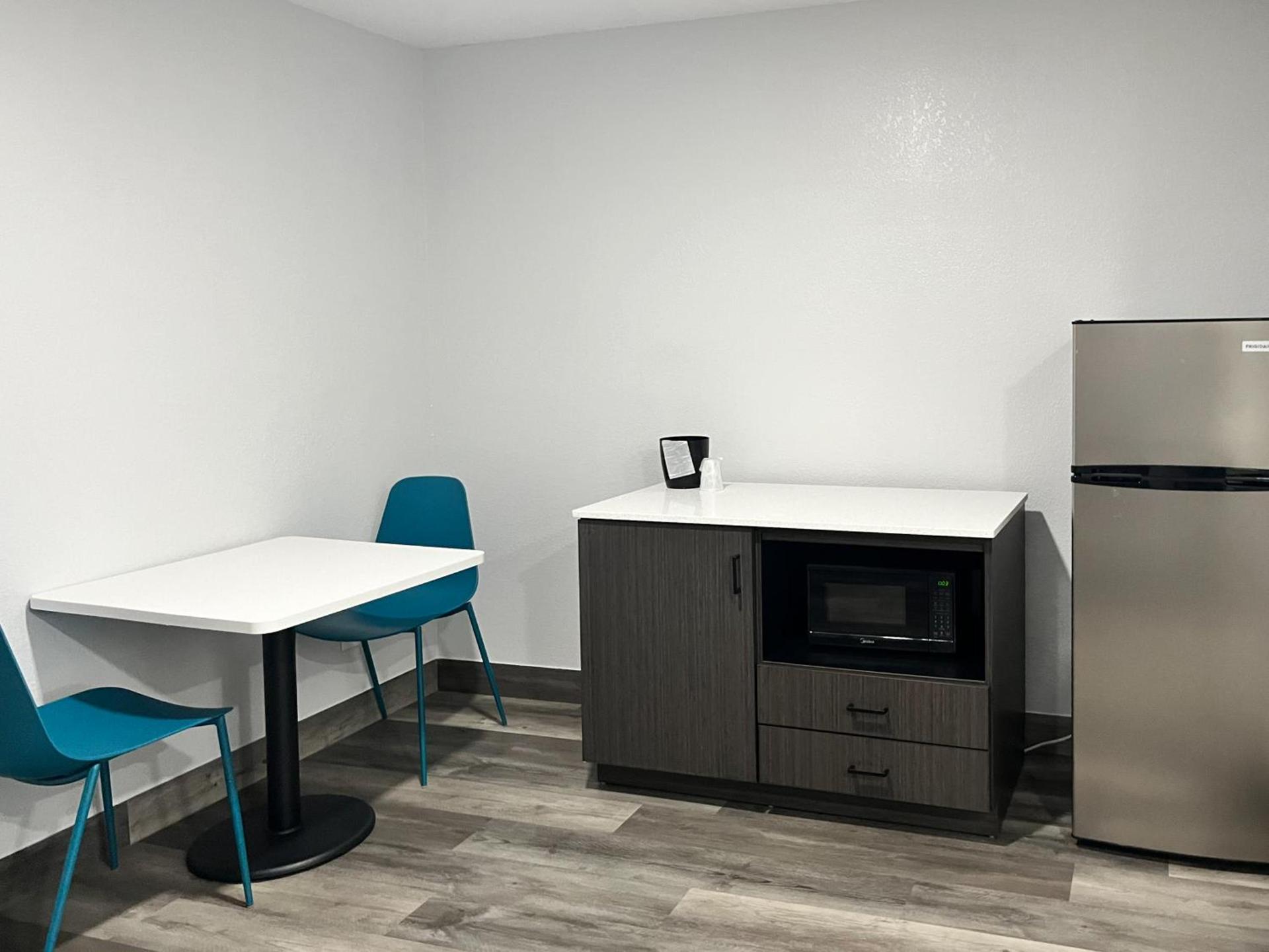Studio 6 Suites Brenham, TX photo 35