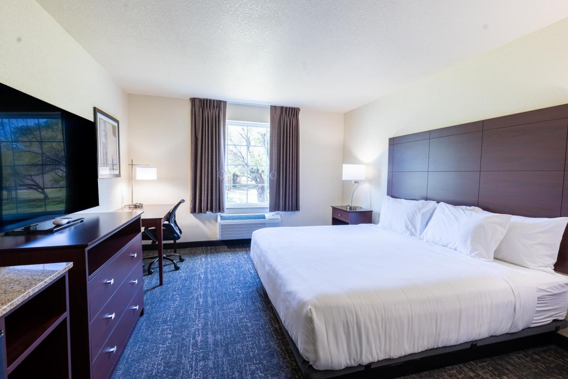 Cobblestone Inn & Suites - Winters photo 46